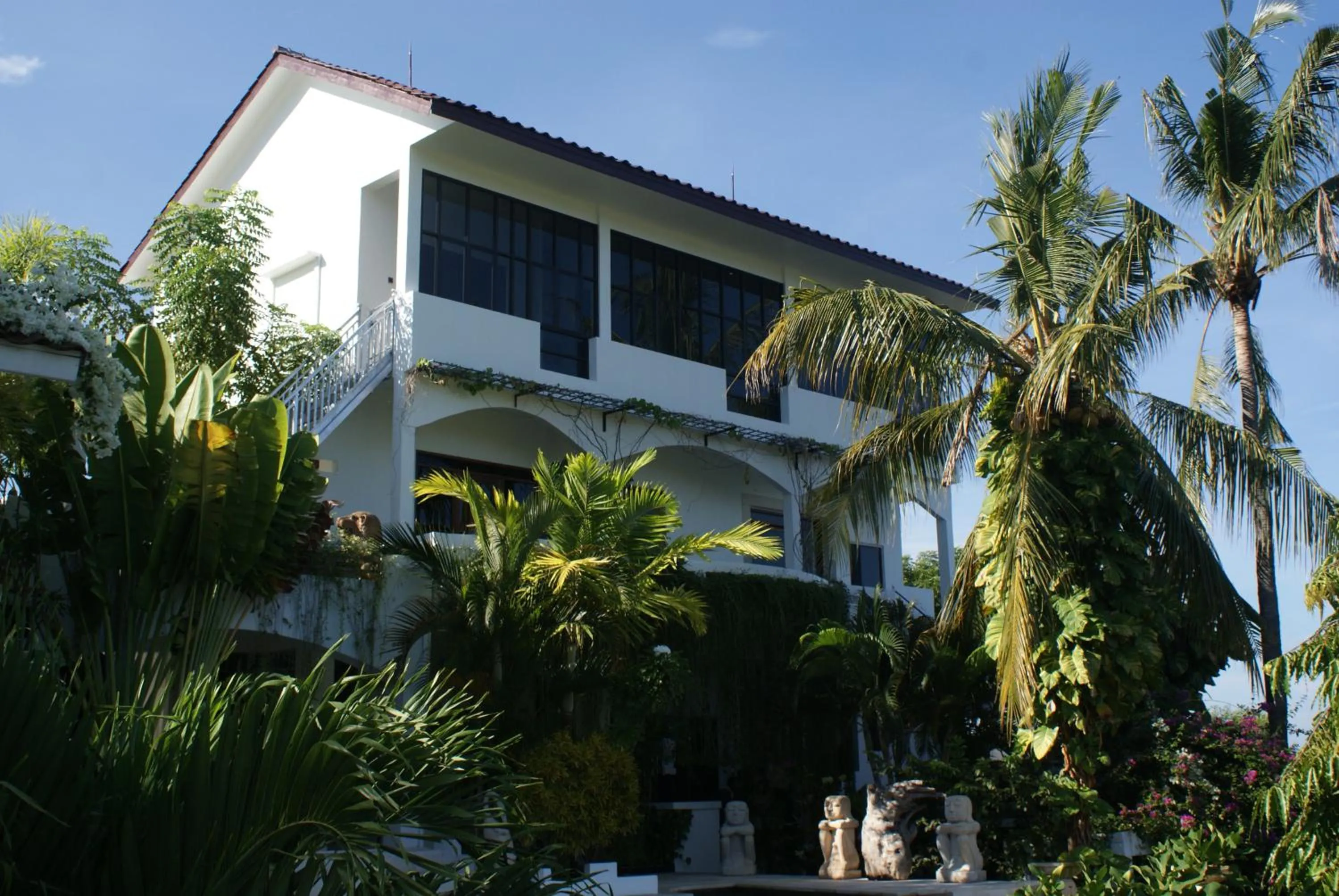 Property building in Villa Buah