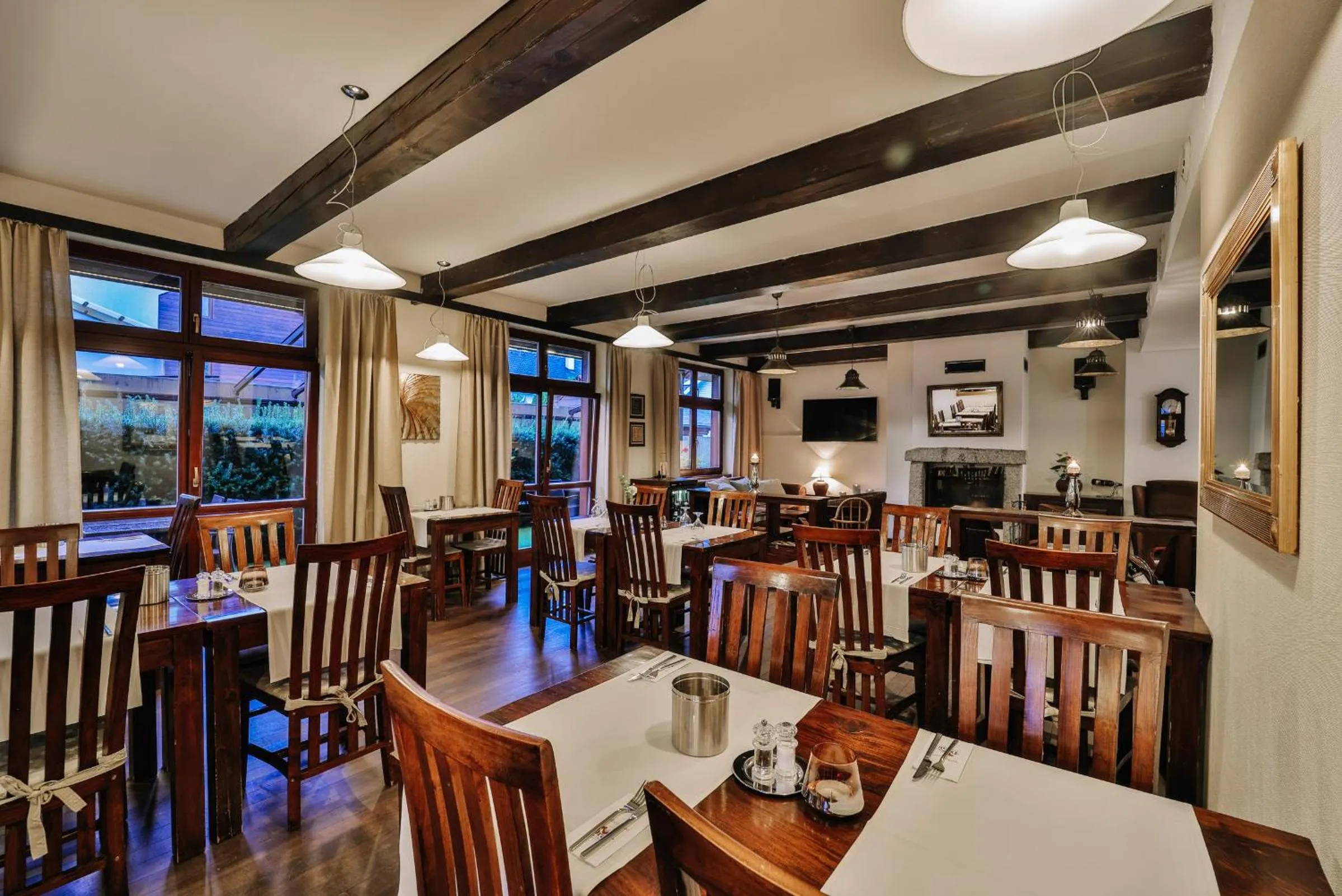 Restaurant/places to eat in Penzion Drak