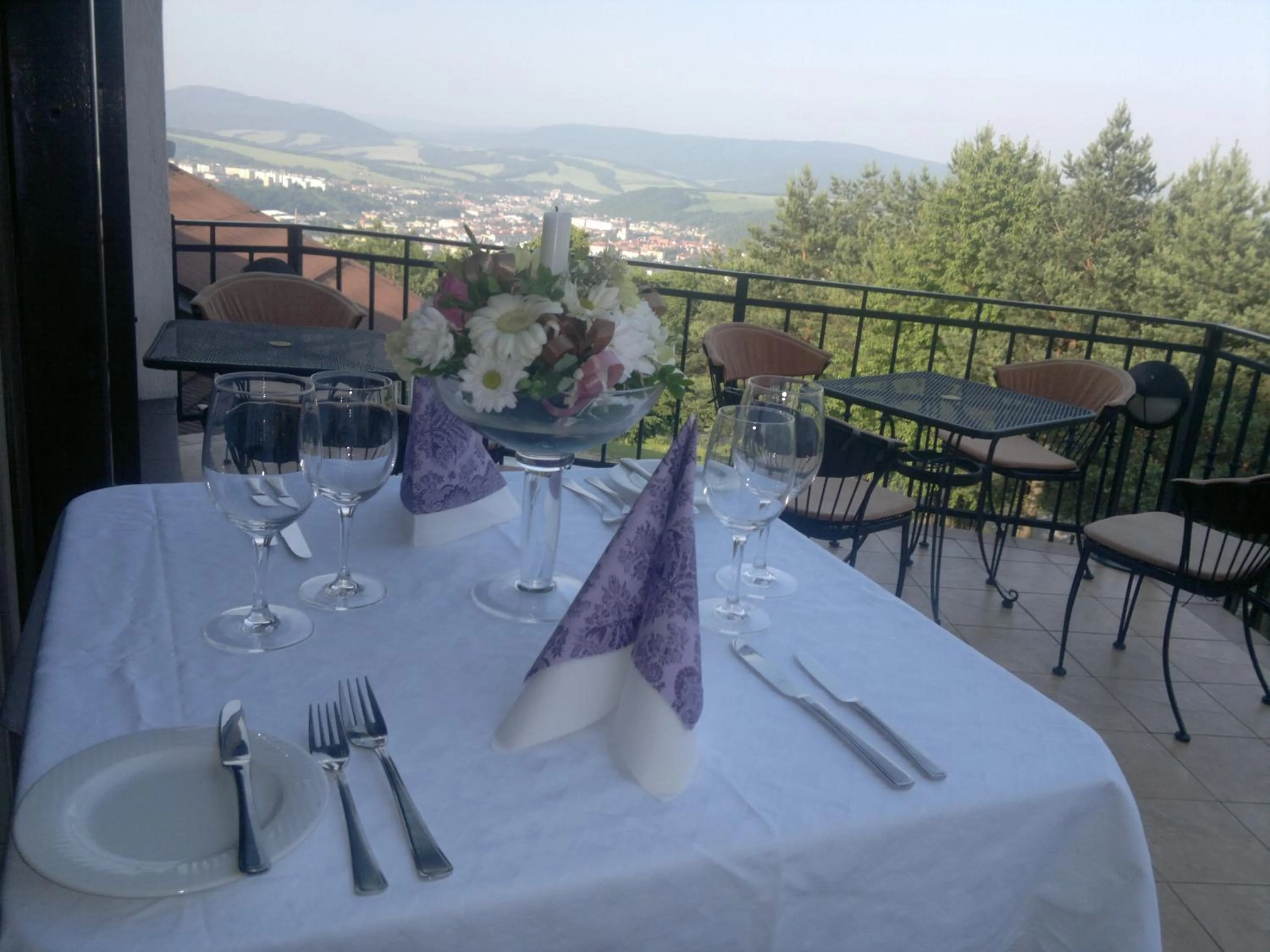 Off site, Restaurant/Places to Eat in Bellevue Hotel and Resort