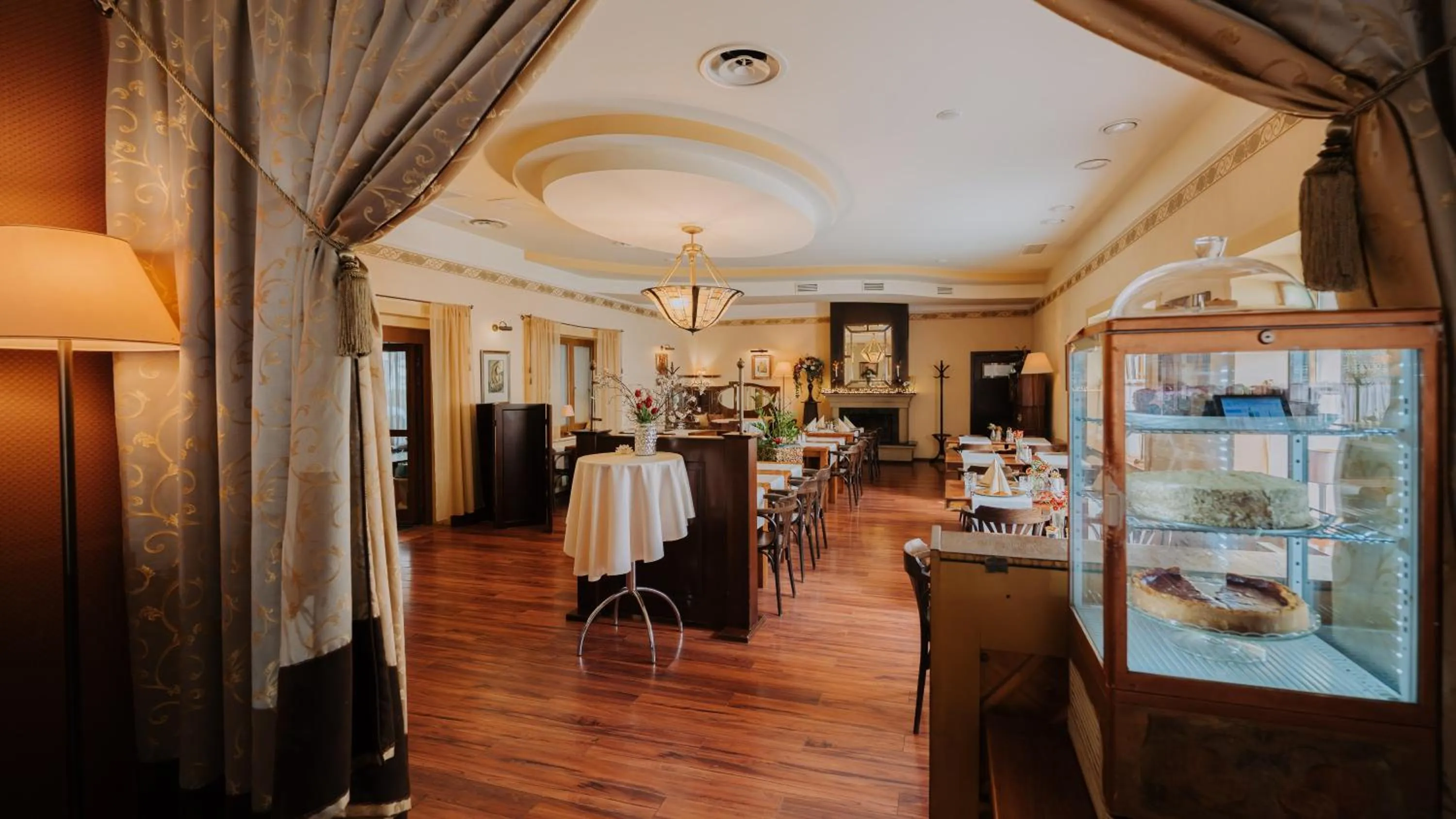 Restaurant/places to eat in Boutique Hotel Maraton