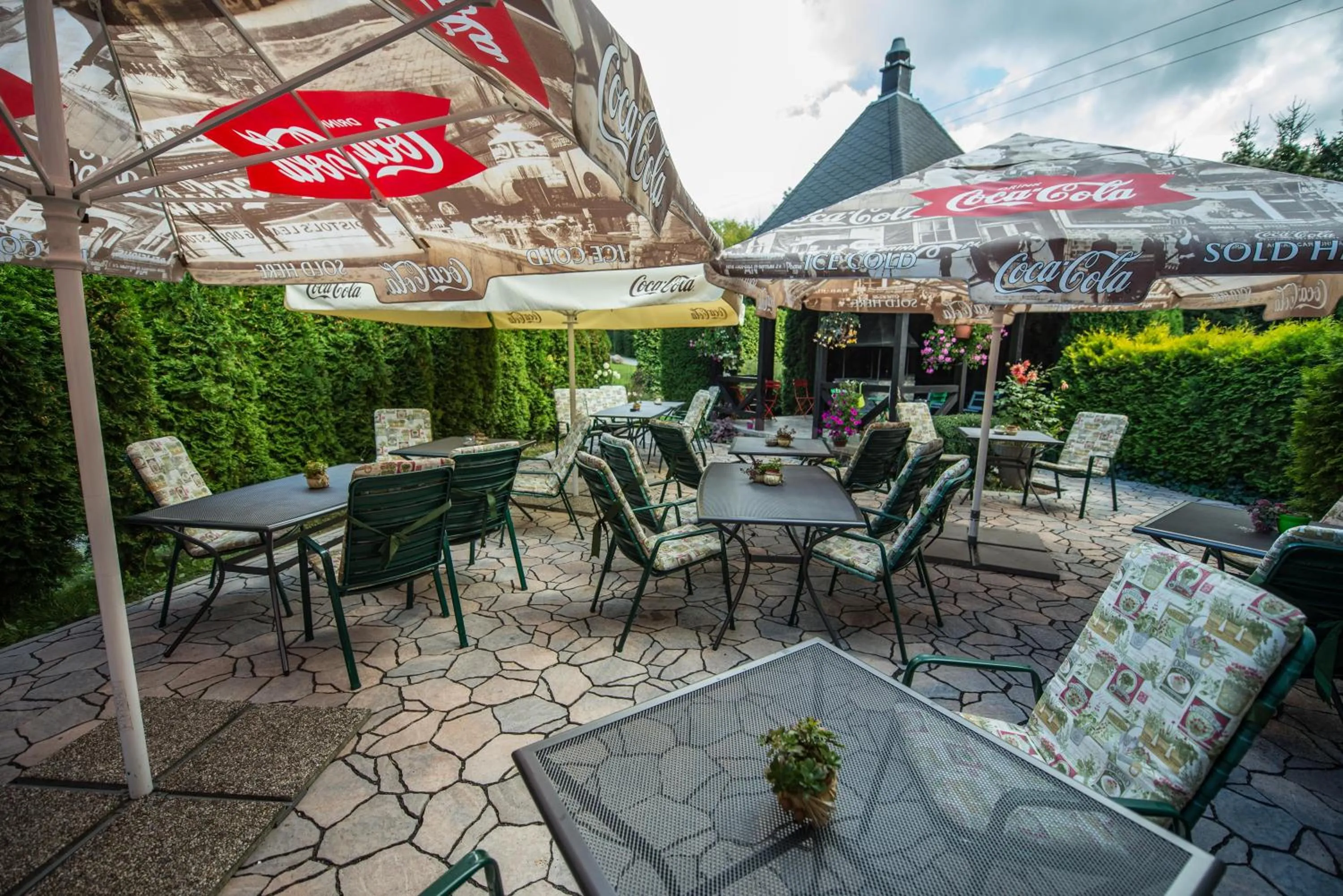 Restaurant/places to eat in Hotel GOLFER