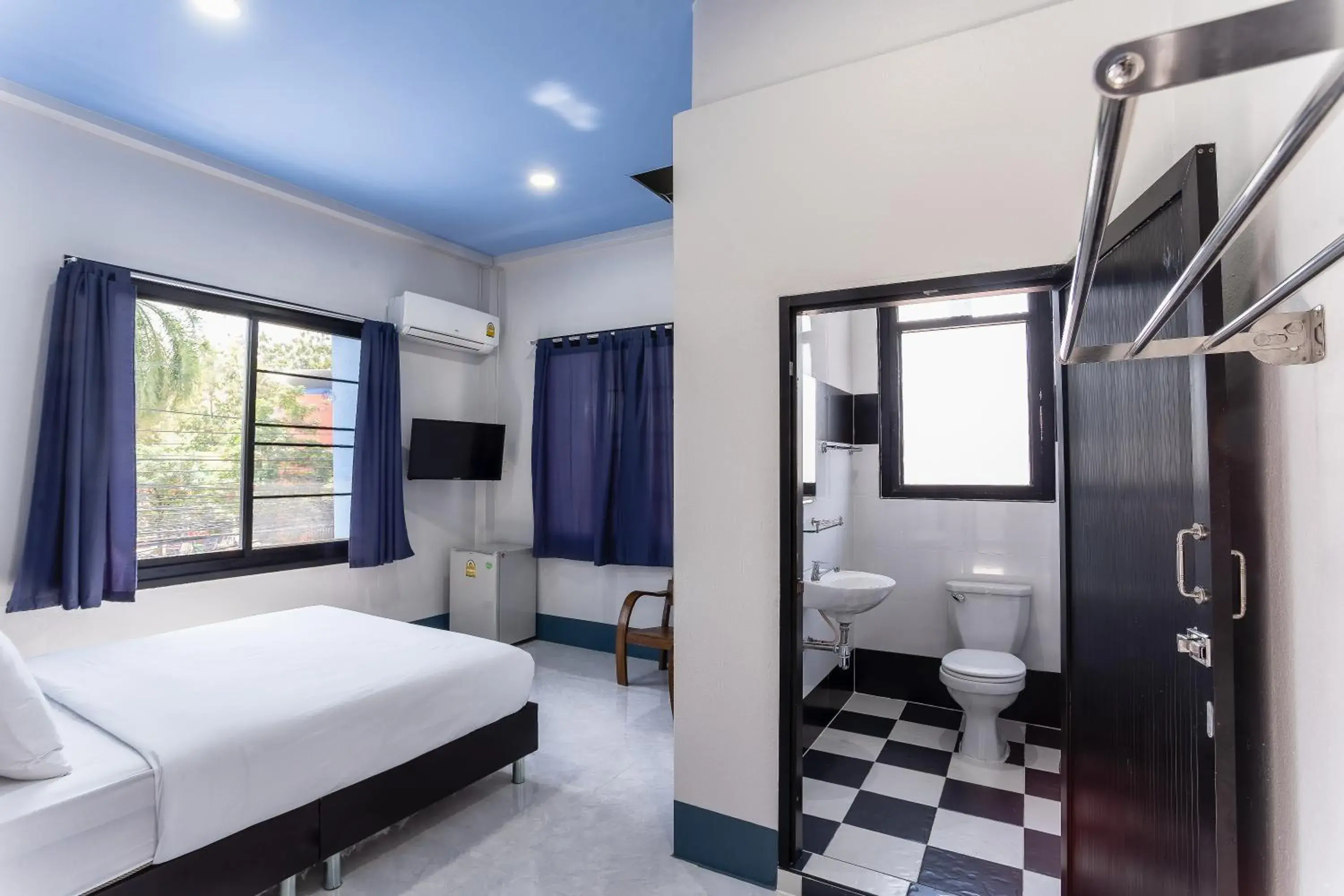 Double Room with Air-Conditioning in Udomsuk Hotel Double Room with Air-Conditioning in Udomsuk Hotel