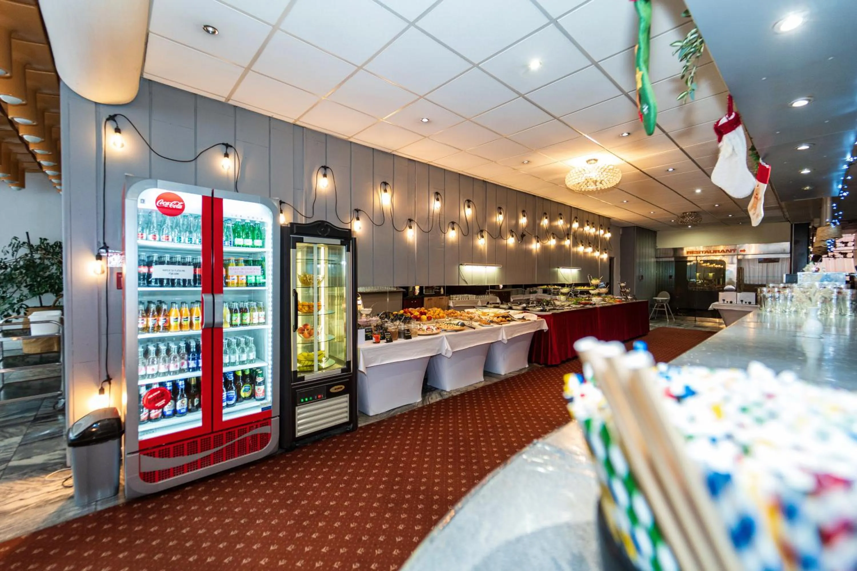 Restaurant/places to eat in Hotel Slovakia