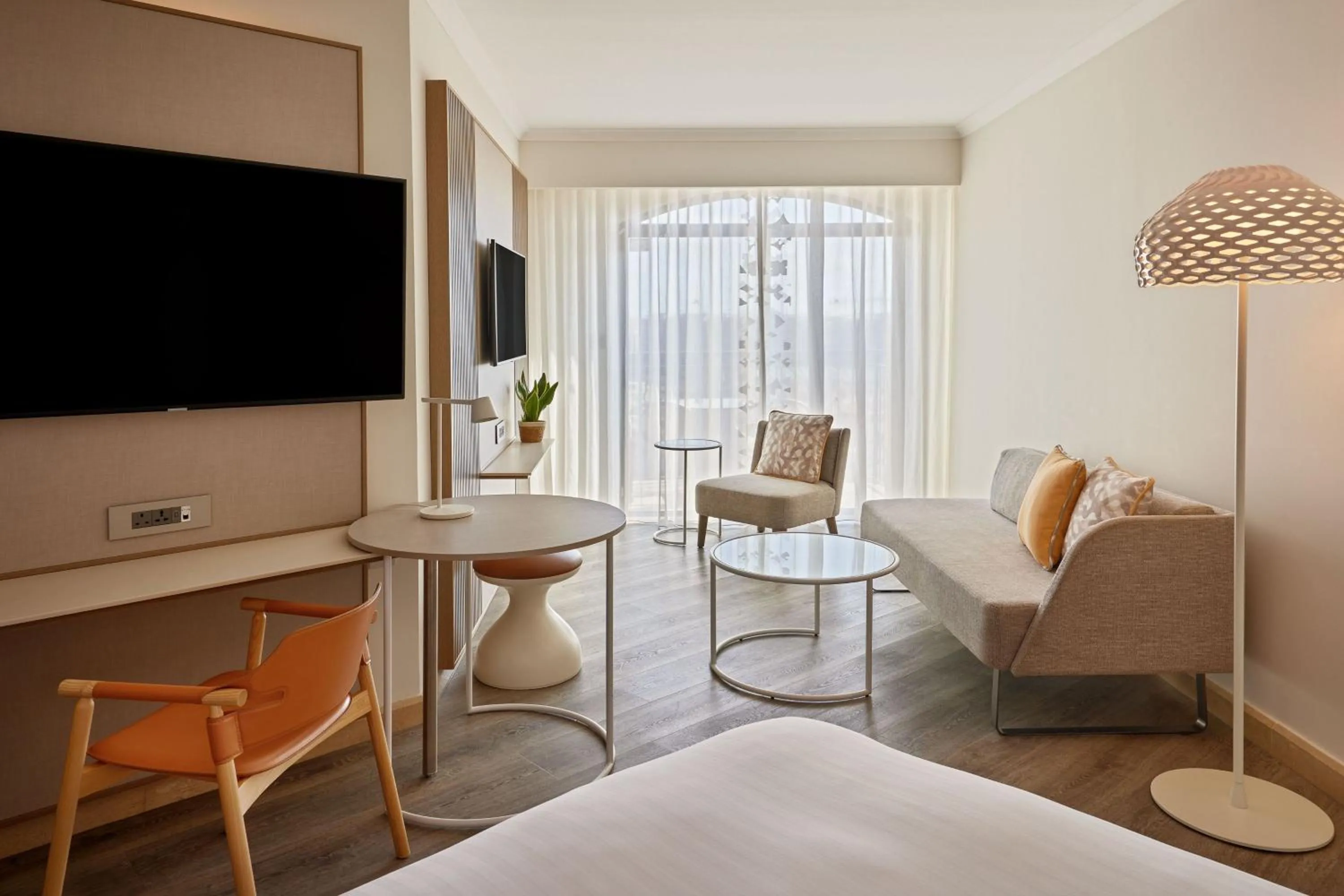 Lounge or bar, Bed in Malta Marriott Resort & Spa