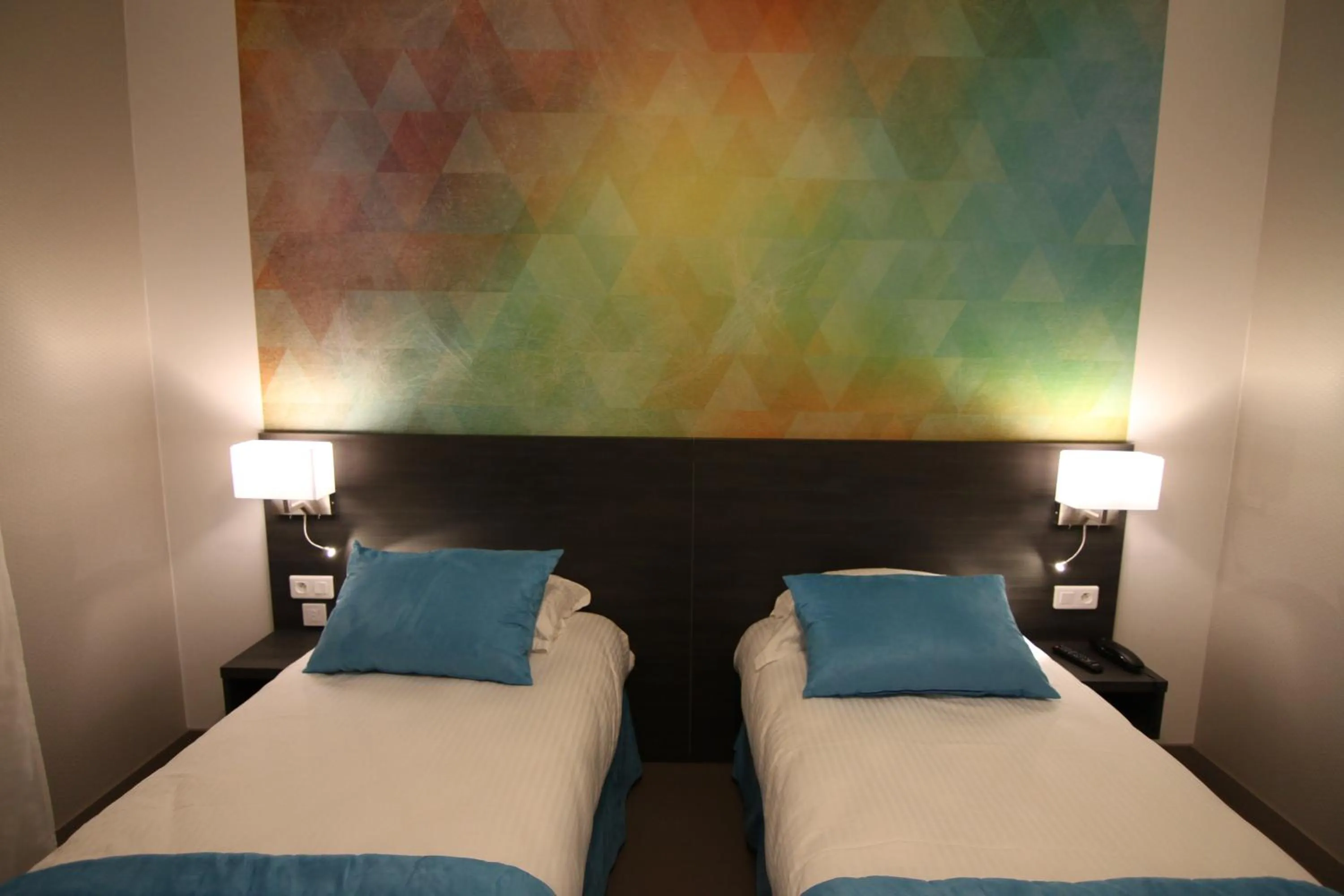 Decorative detail, Bed in Logis Hôtel - La Chambre d'Amiens