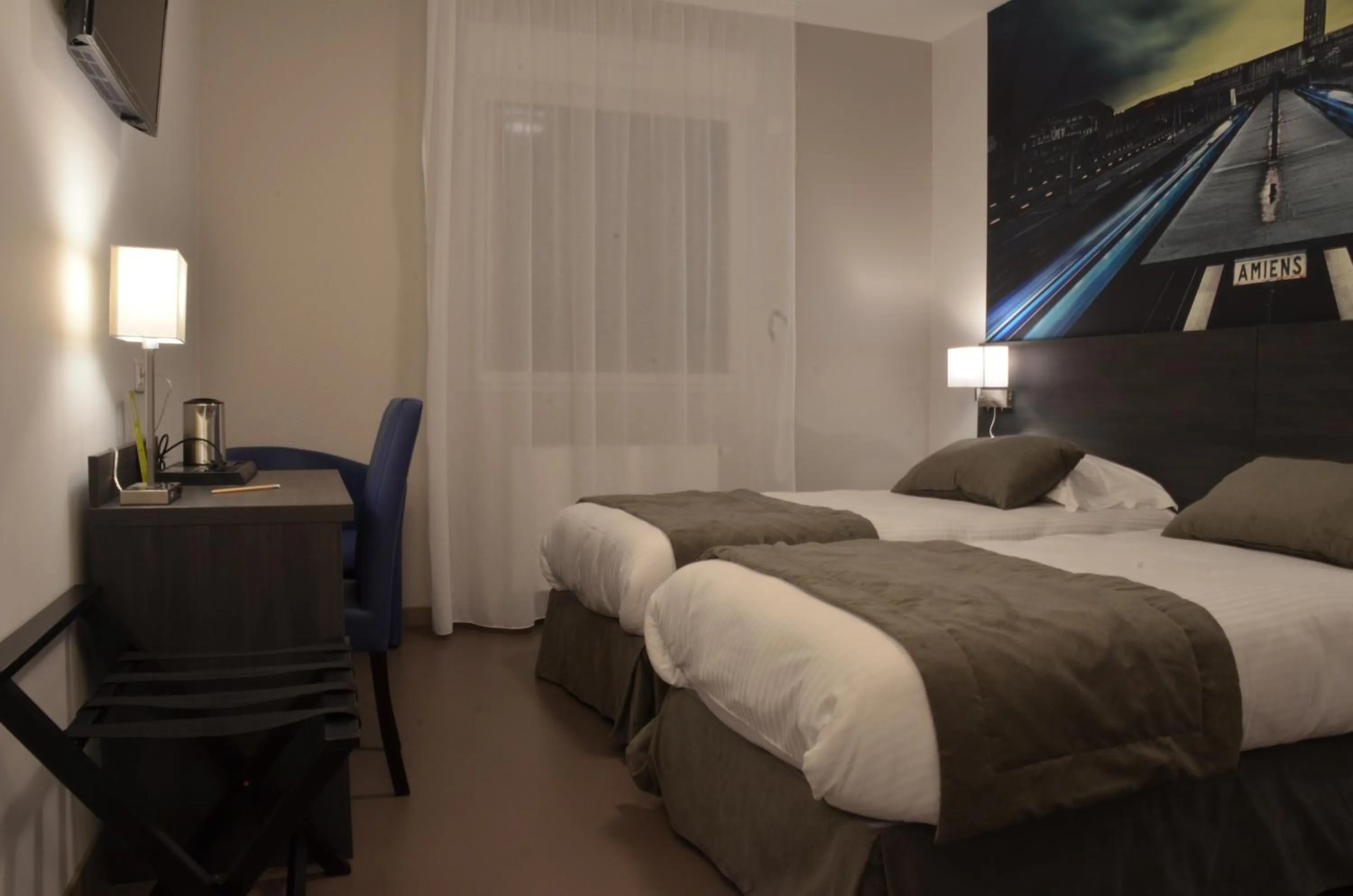 Bedroom, Bed in Logis Hôtel - La Chambre d'Amiens