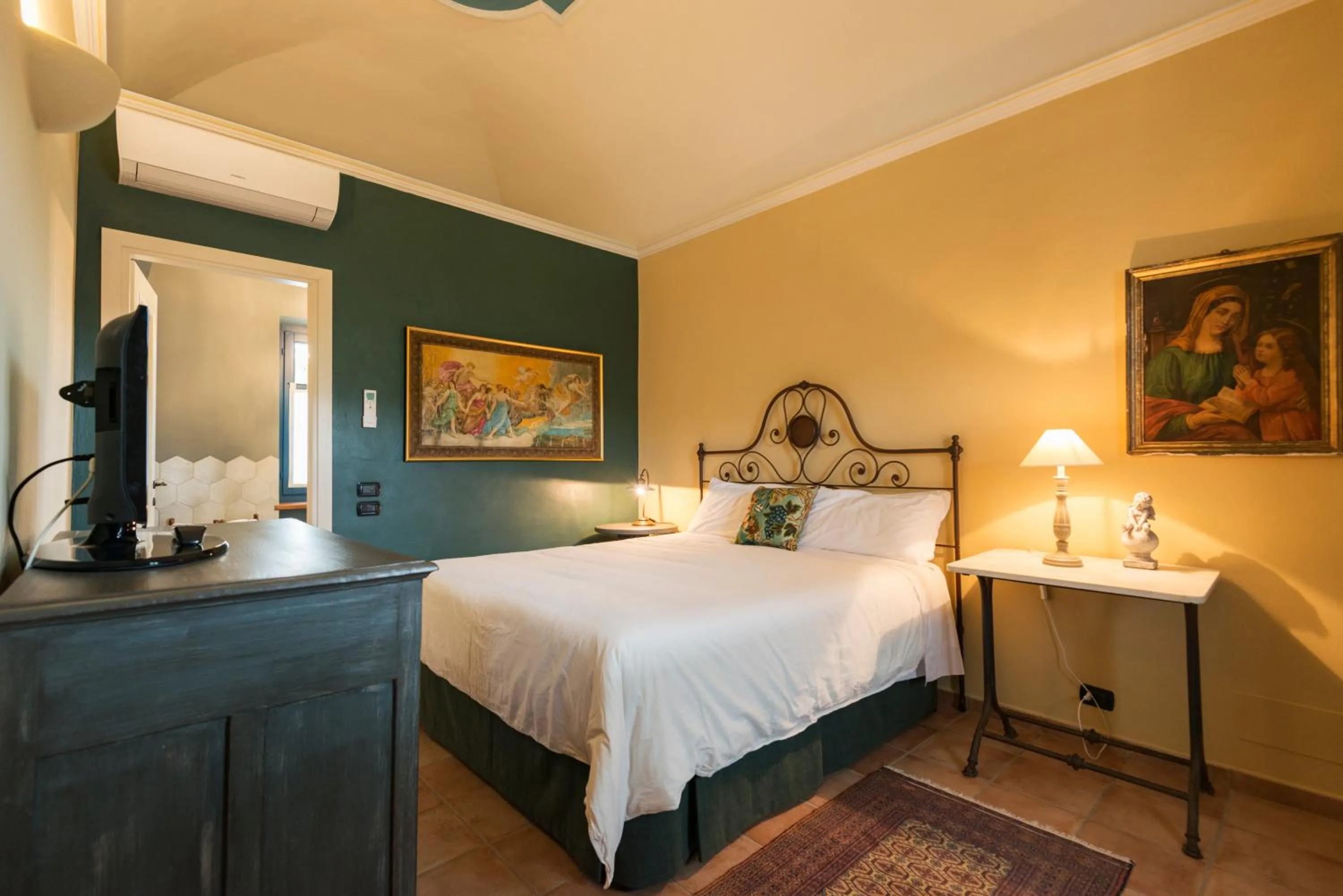 Bed in Antico Casale Mattei - Adult only