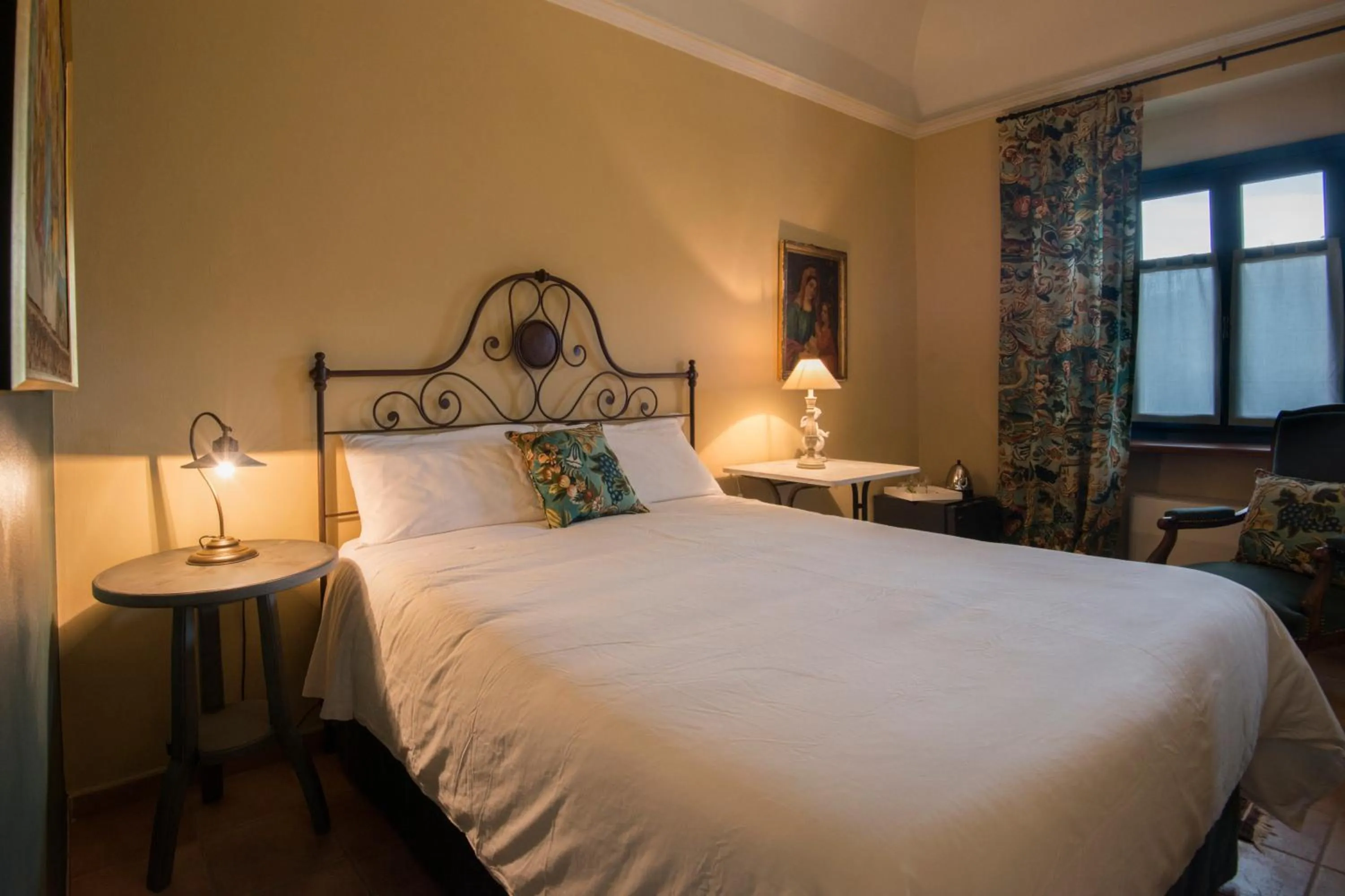 Photo of the whole room in Antico Casale Mattei - Adult only