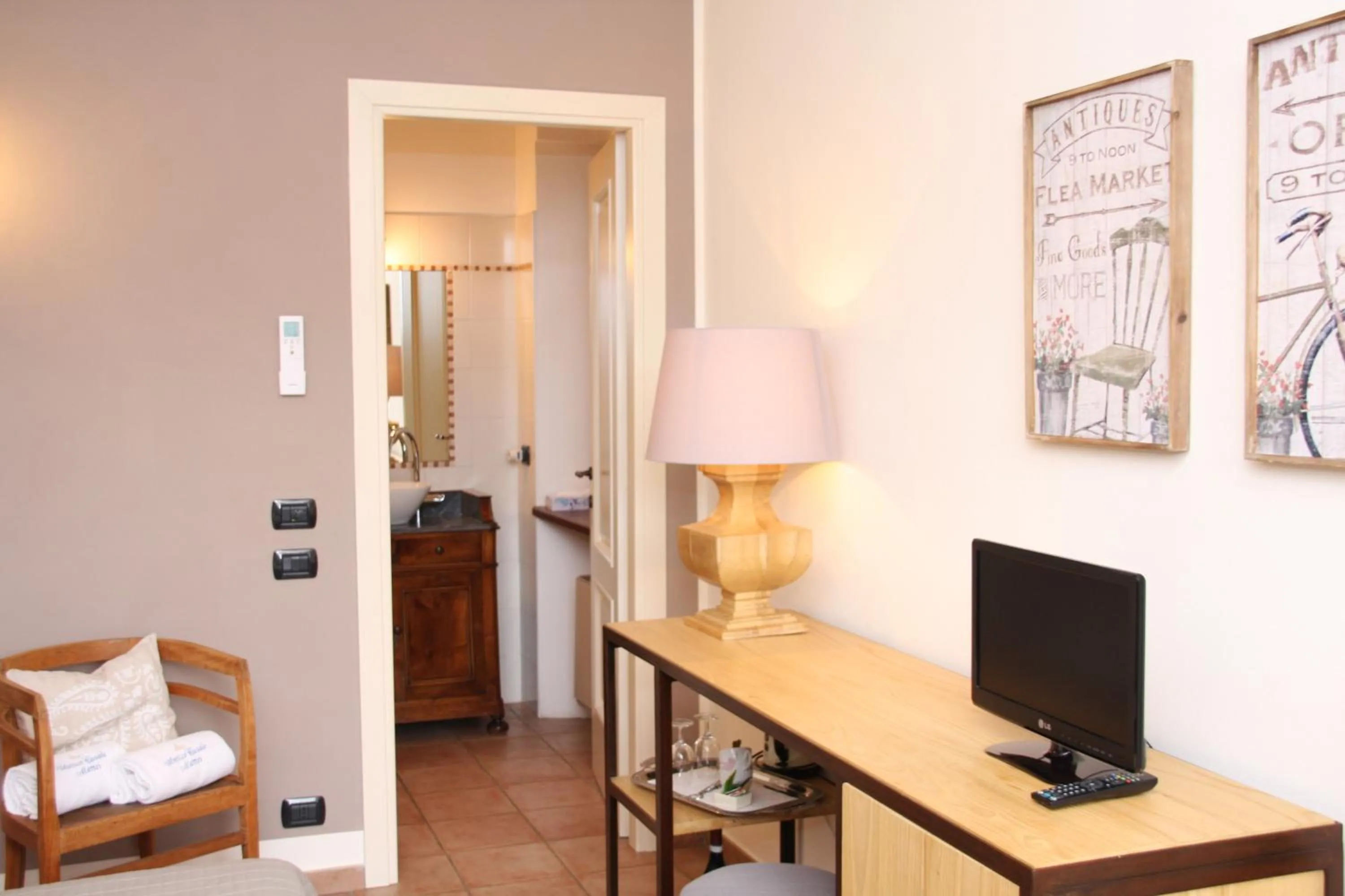 Photo of the whole room in Antico Casale Mattei - Adult only