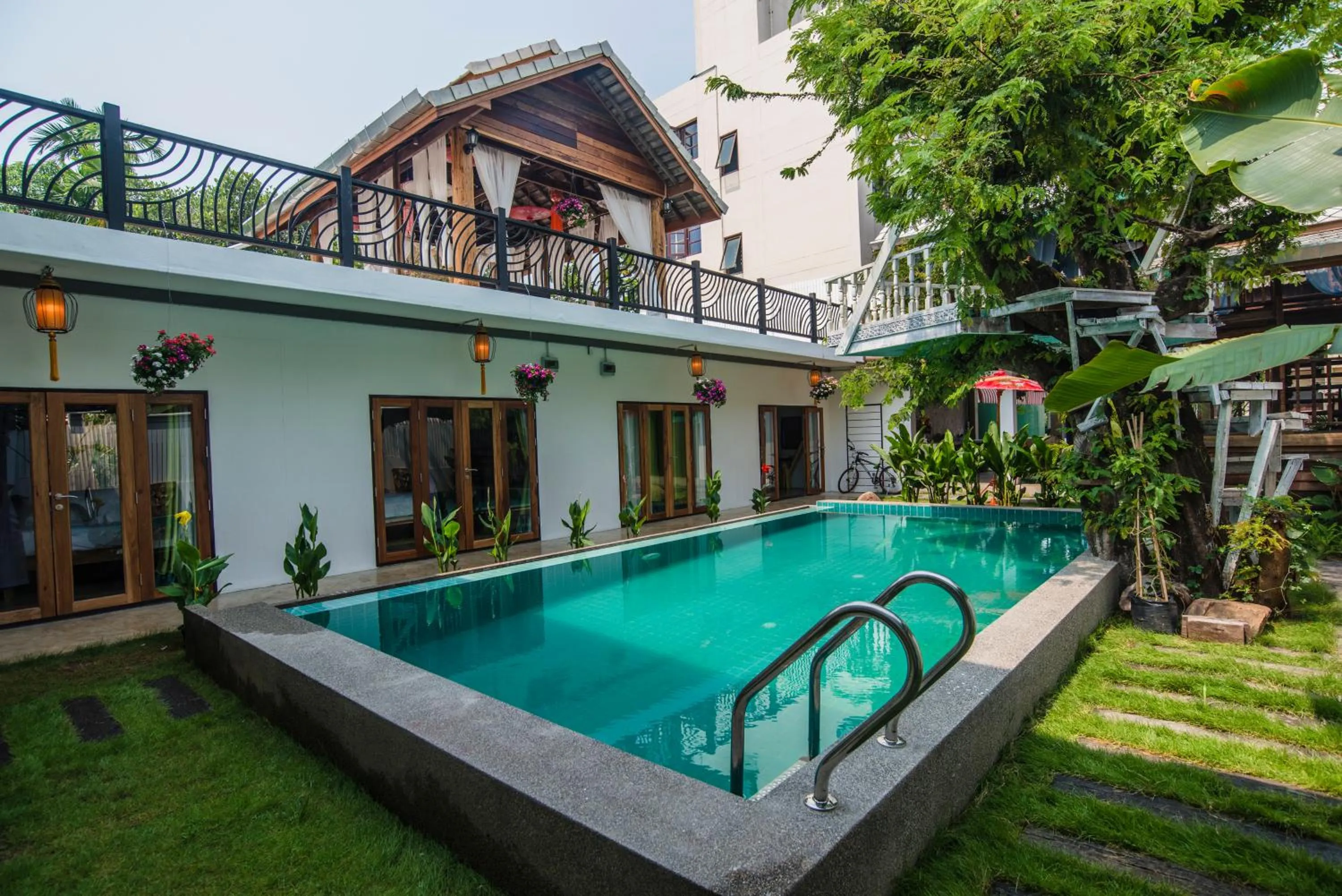 Pool view in Garden Yard Inn Chiangmai