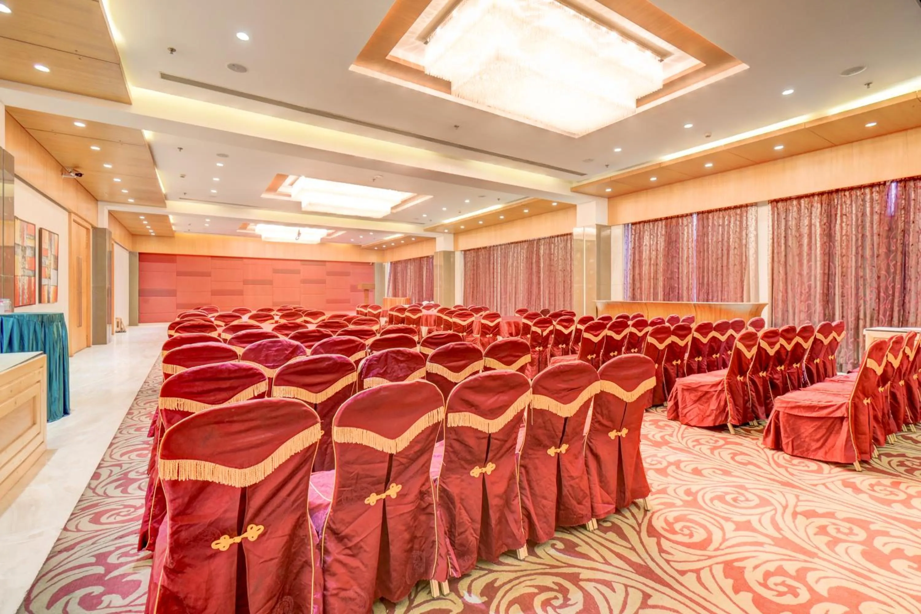 Banquet/Function facilities in The SSK Solitaire Hotel & Banquets