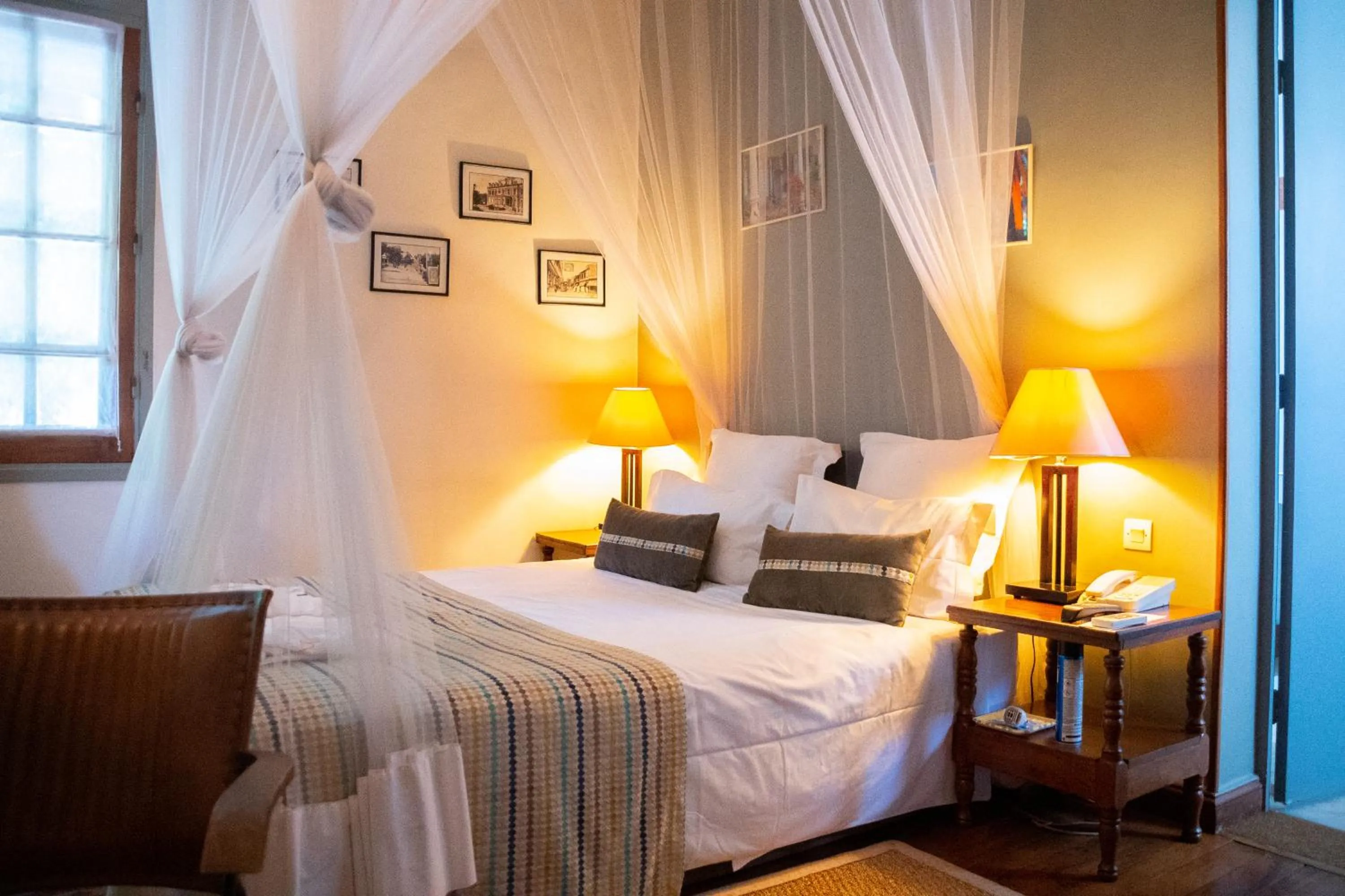 Property building, Bed in La Varangue