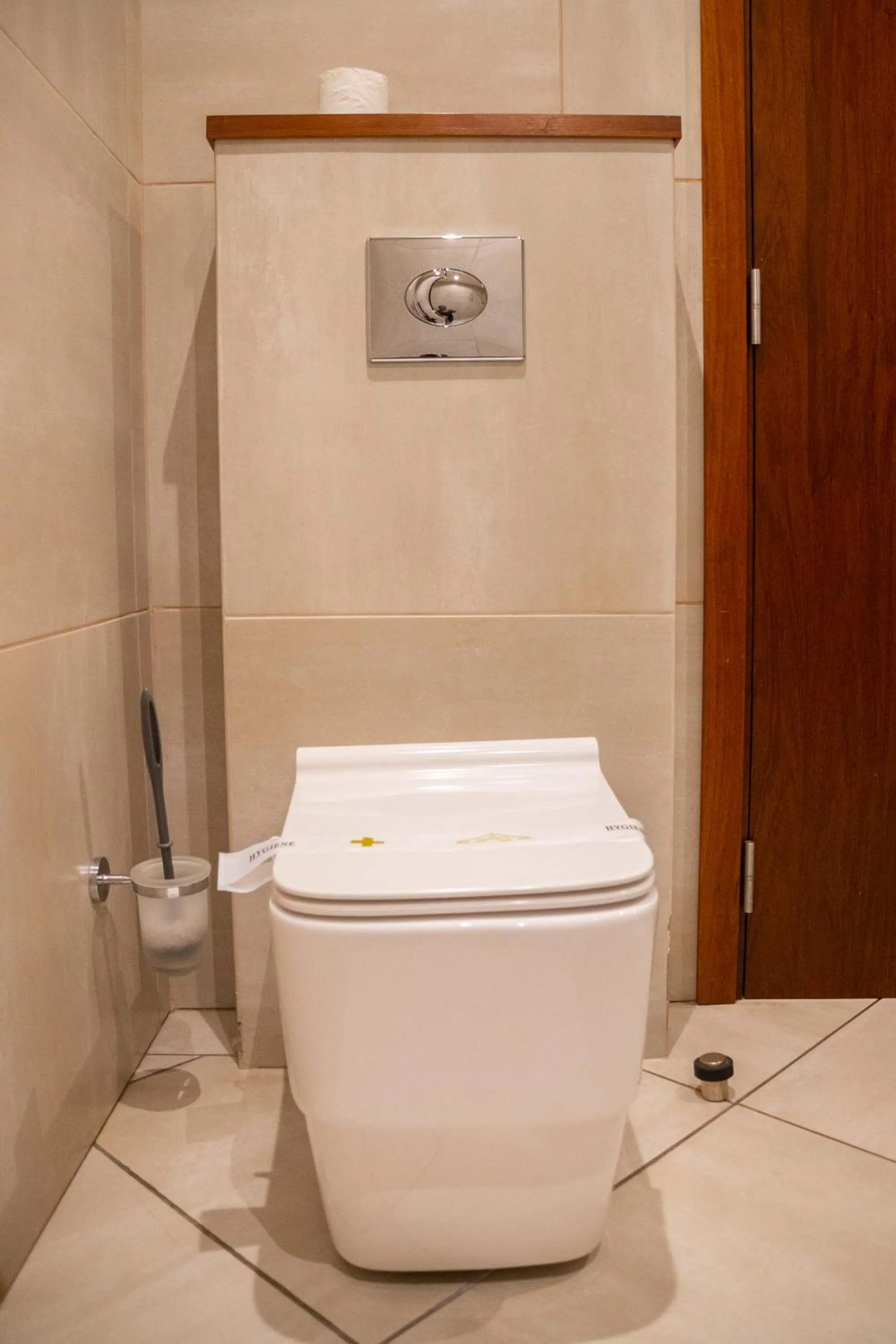 Toilet in La Varangue