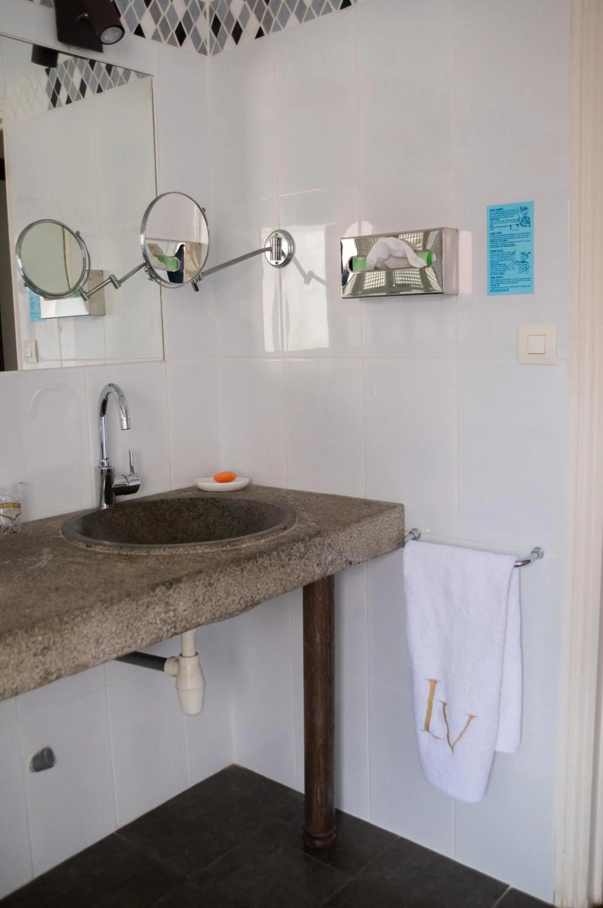 Bathroom in La Varangue