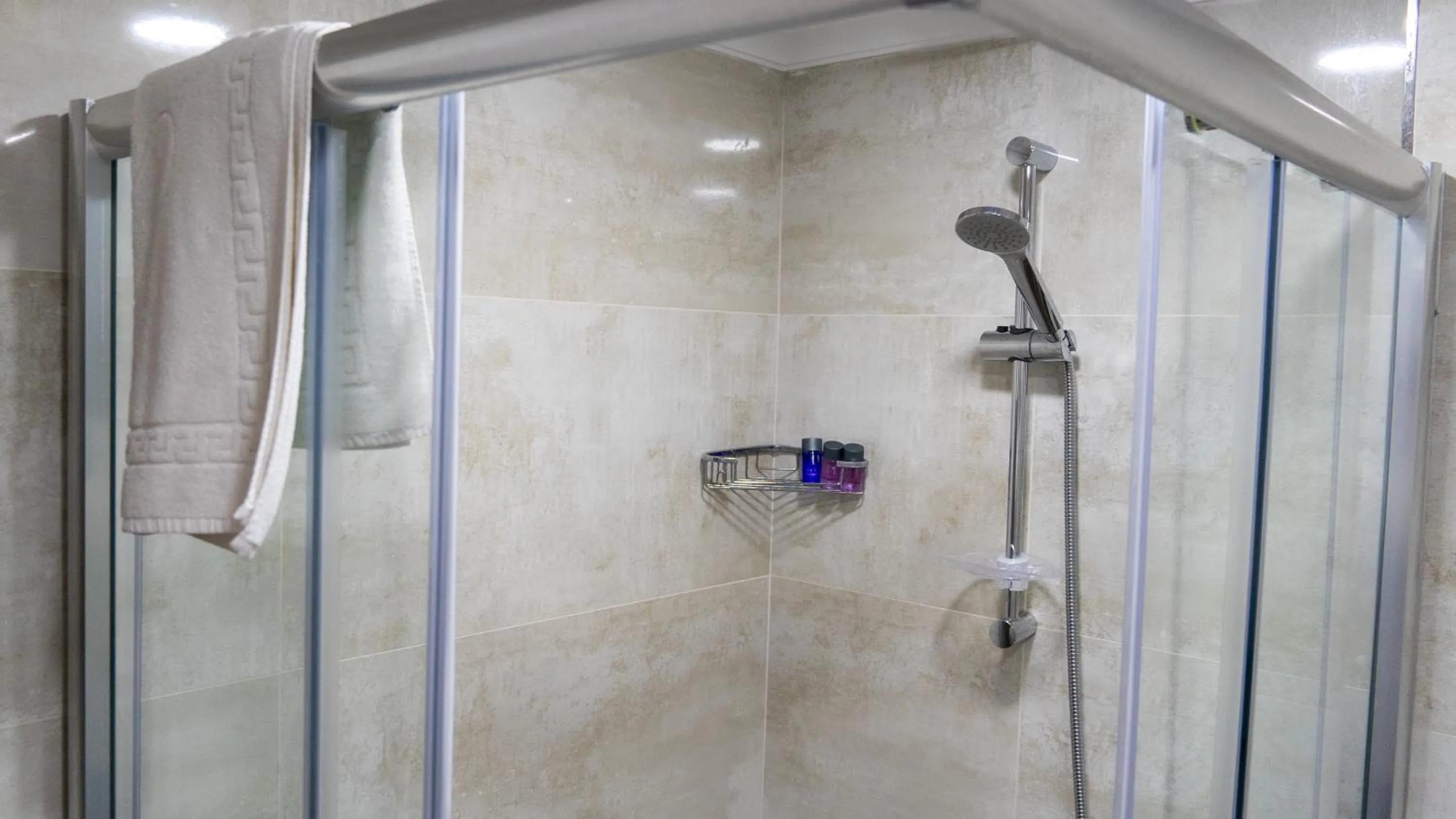 Shower in Bursa Suites Apart Otel