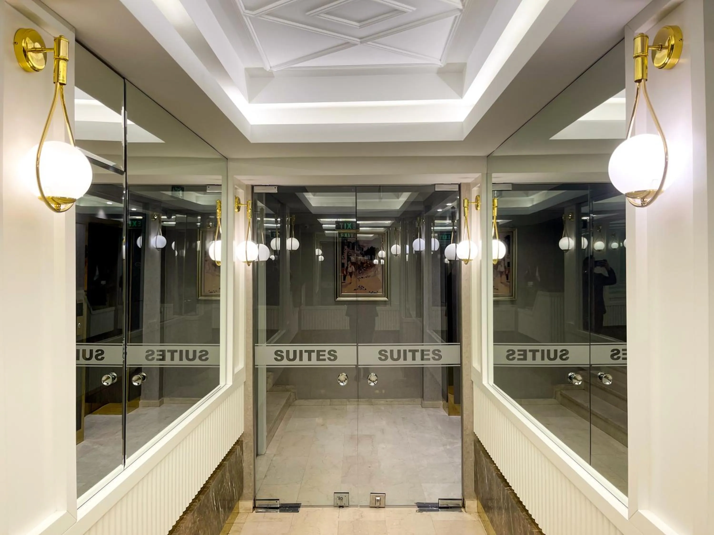 elevator in Bursa Suites Apart Otel