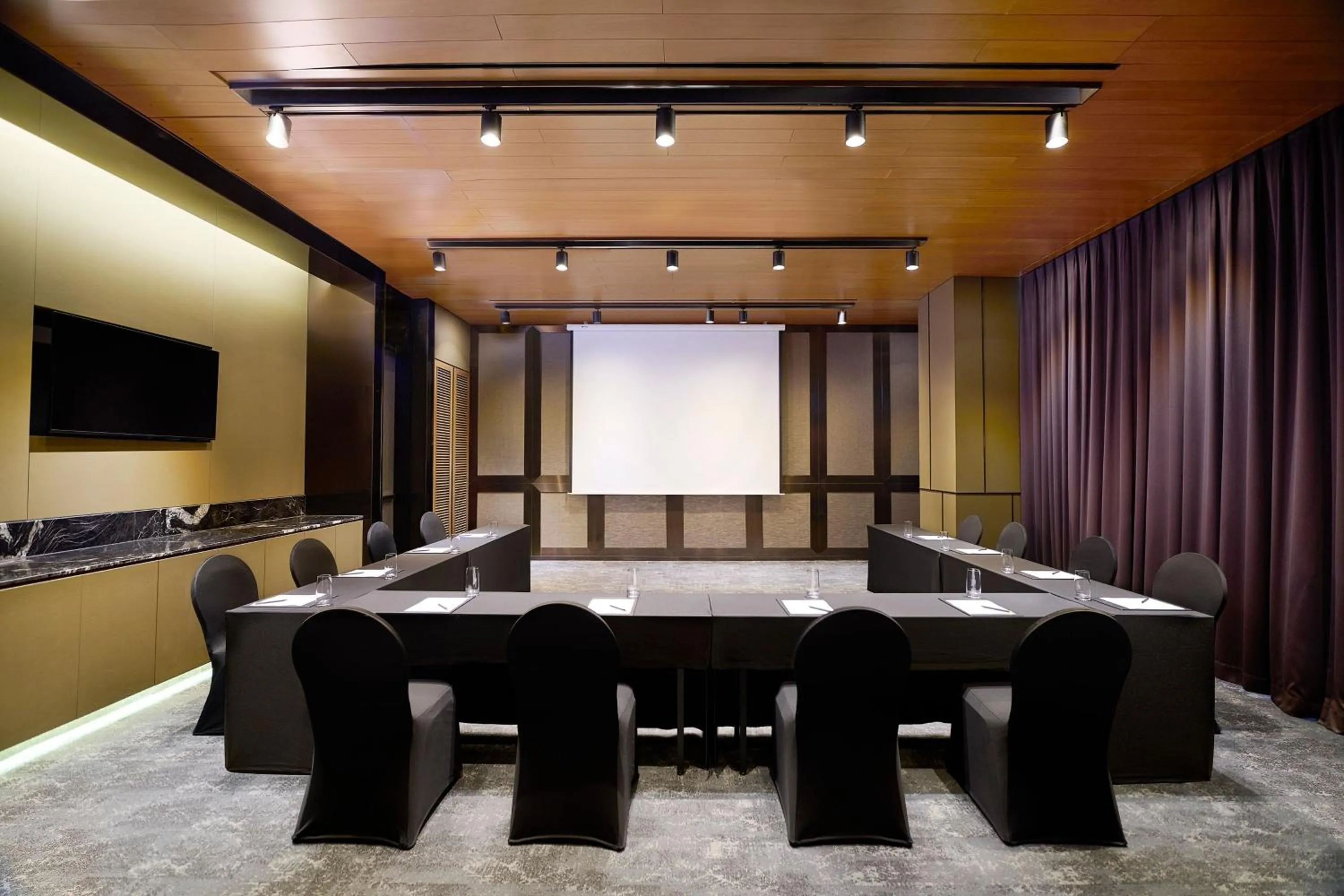 Meeting/conference room in Courtyard by Marriott Seoul Namdaemun