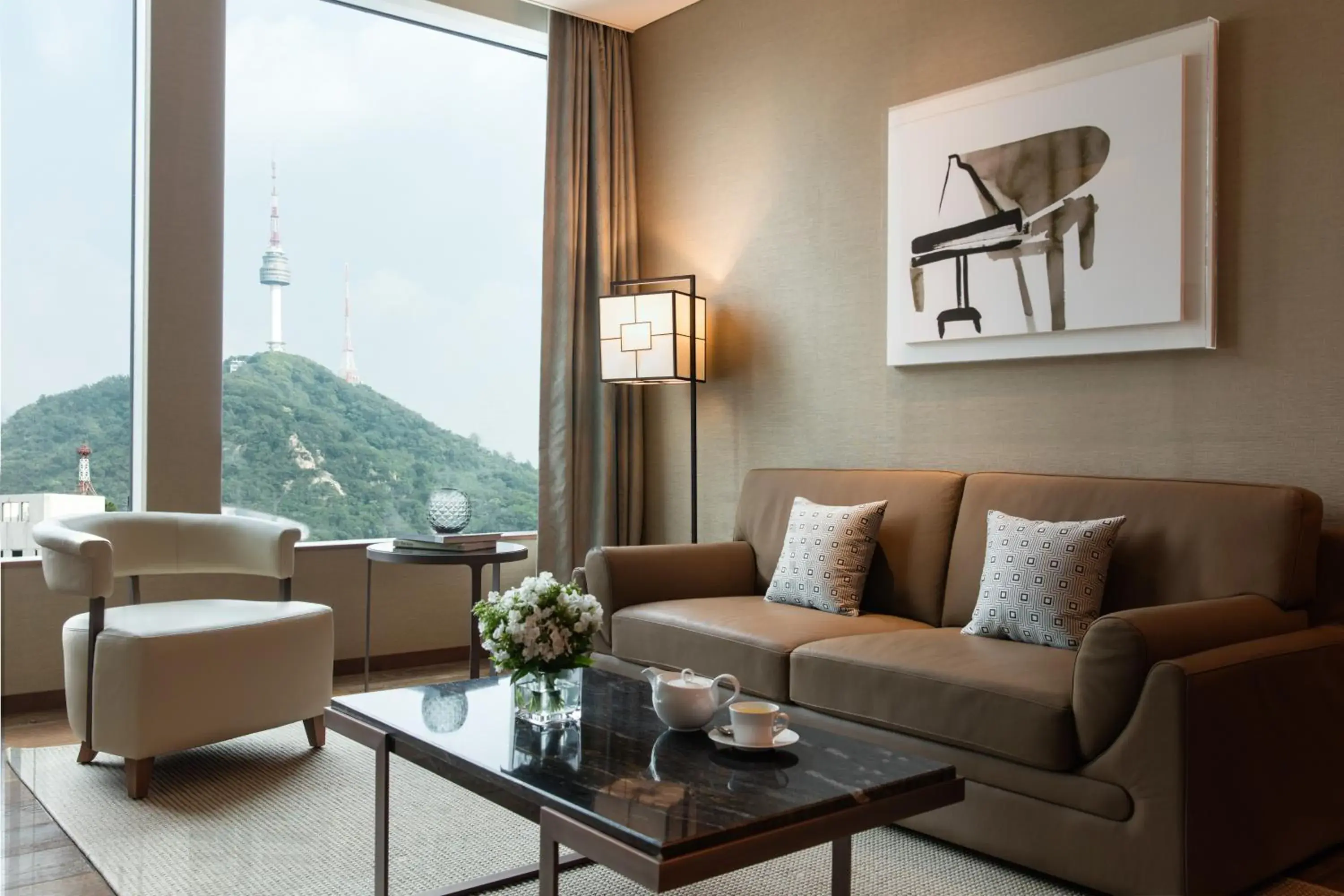 Junior King Suite with Seoul N Tower View in Courtyard by Marriott Seoul Namdaemun Junior King Suite with Seoul N Tower View in Courtyard by Marriott Seoul Namdaemun