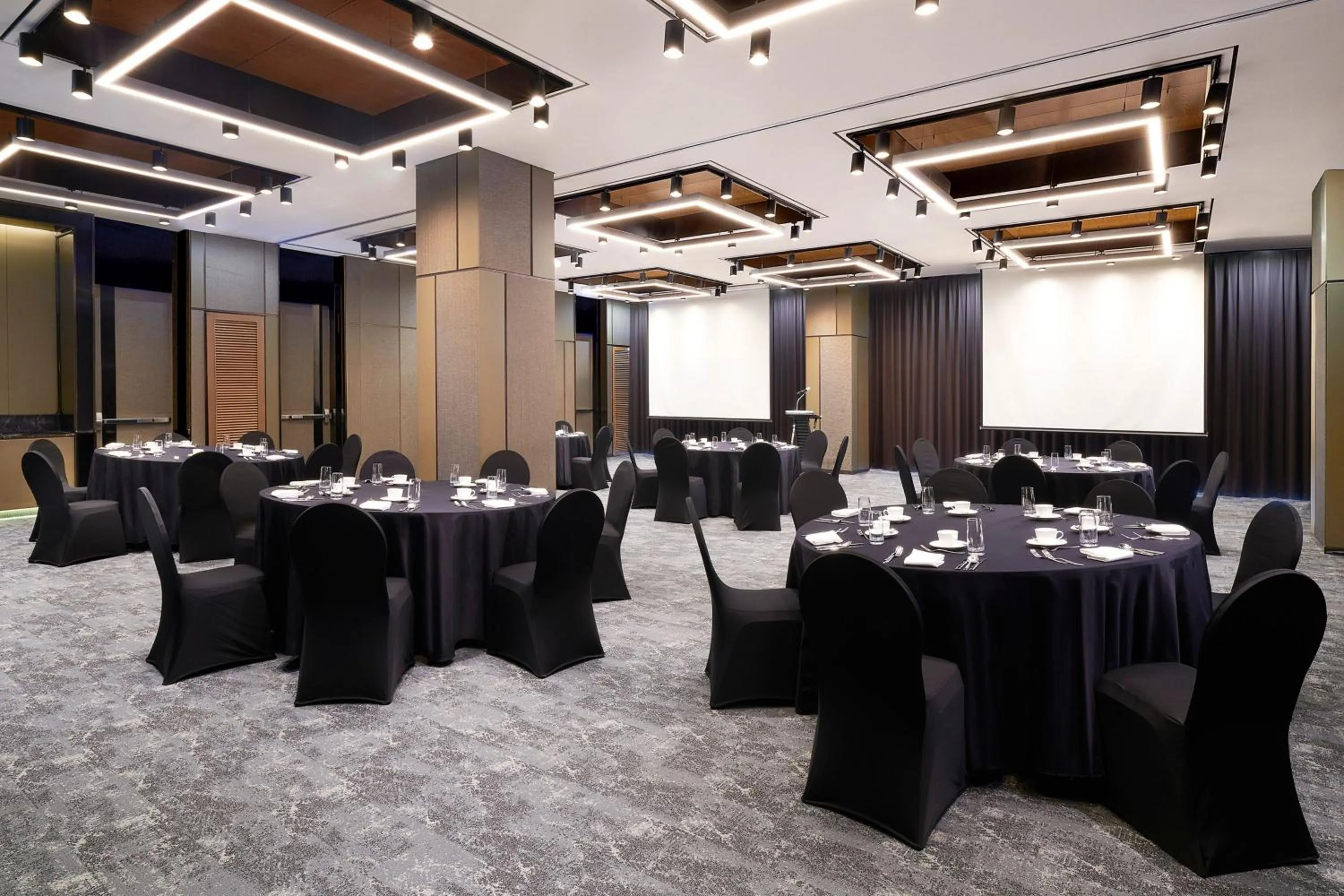 Meeting/conference room in Courtyard by Marriott Seoul Namdaemun