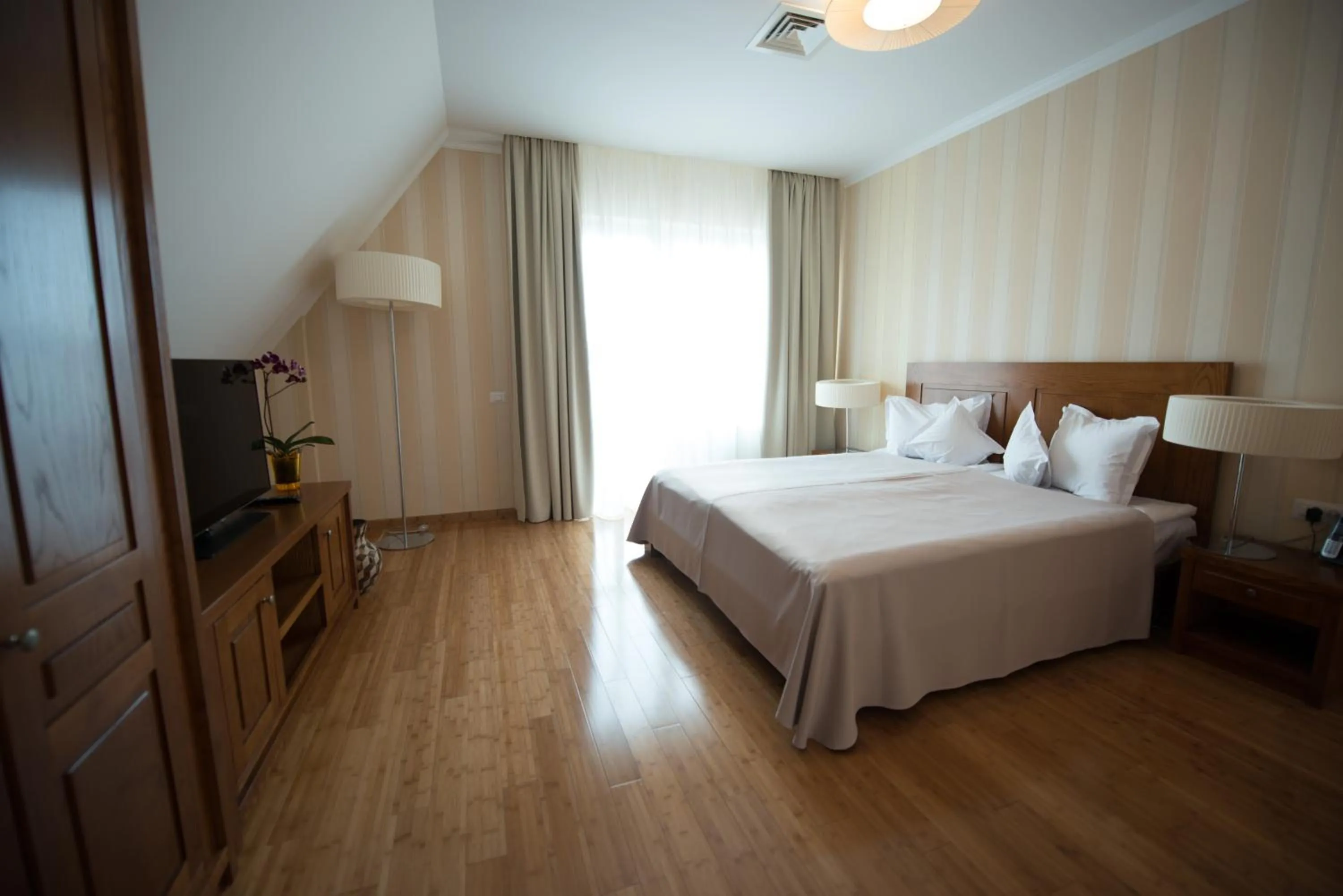 Staff, Bed in Hotel TTS**** Spa&Wellness Covasna