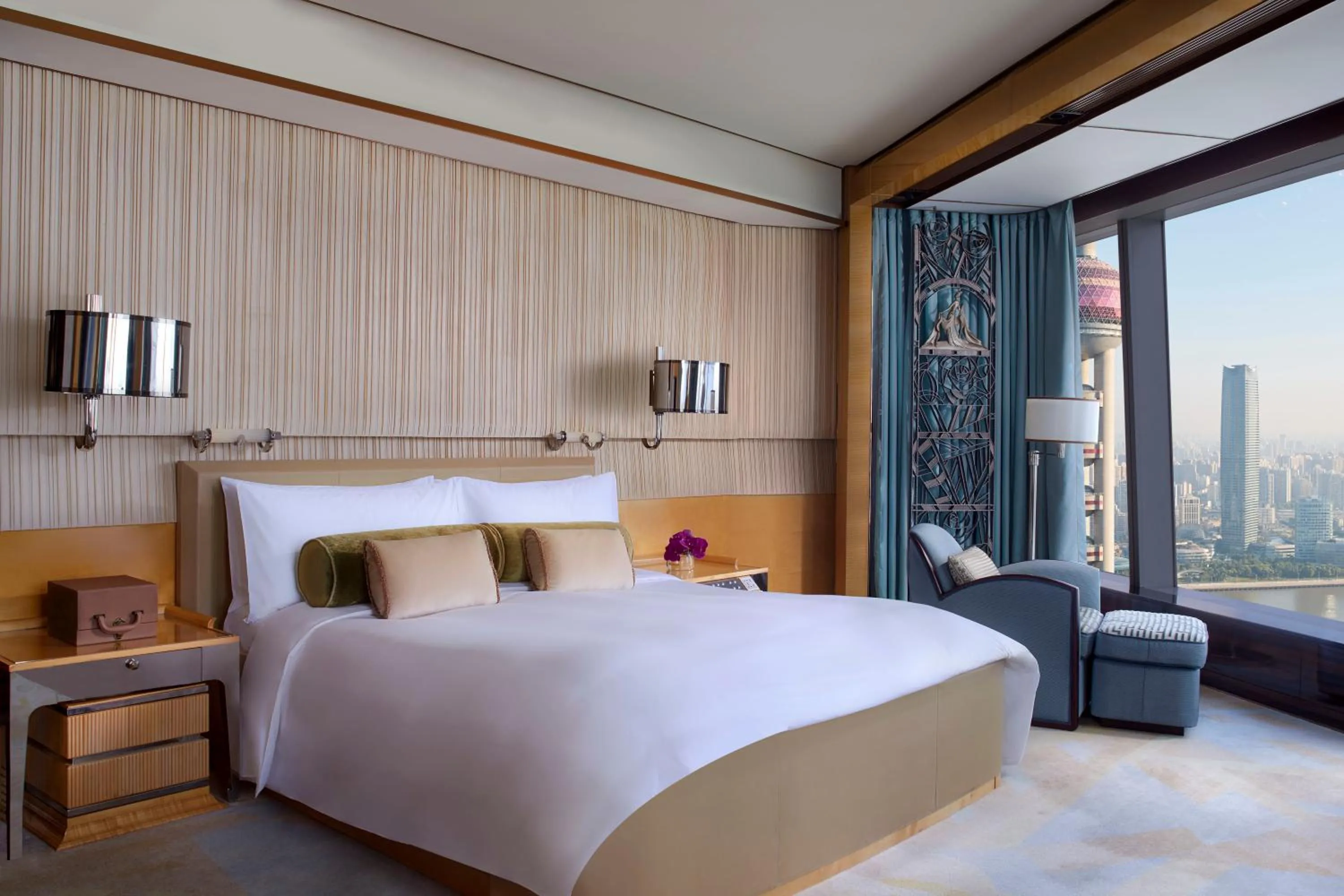 Bedroom, Bed in The Ritz-Carlton Shanghai, Pudong
