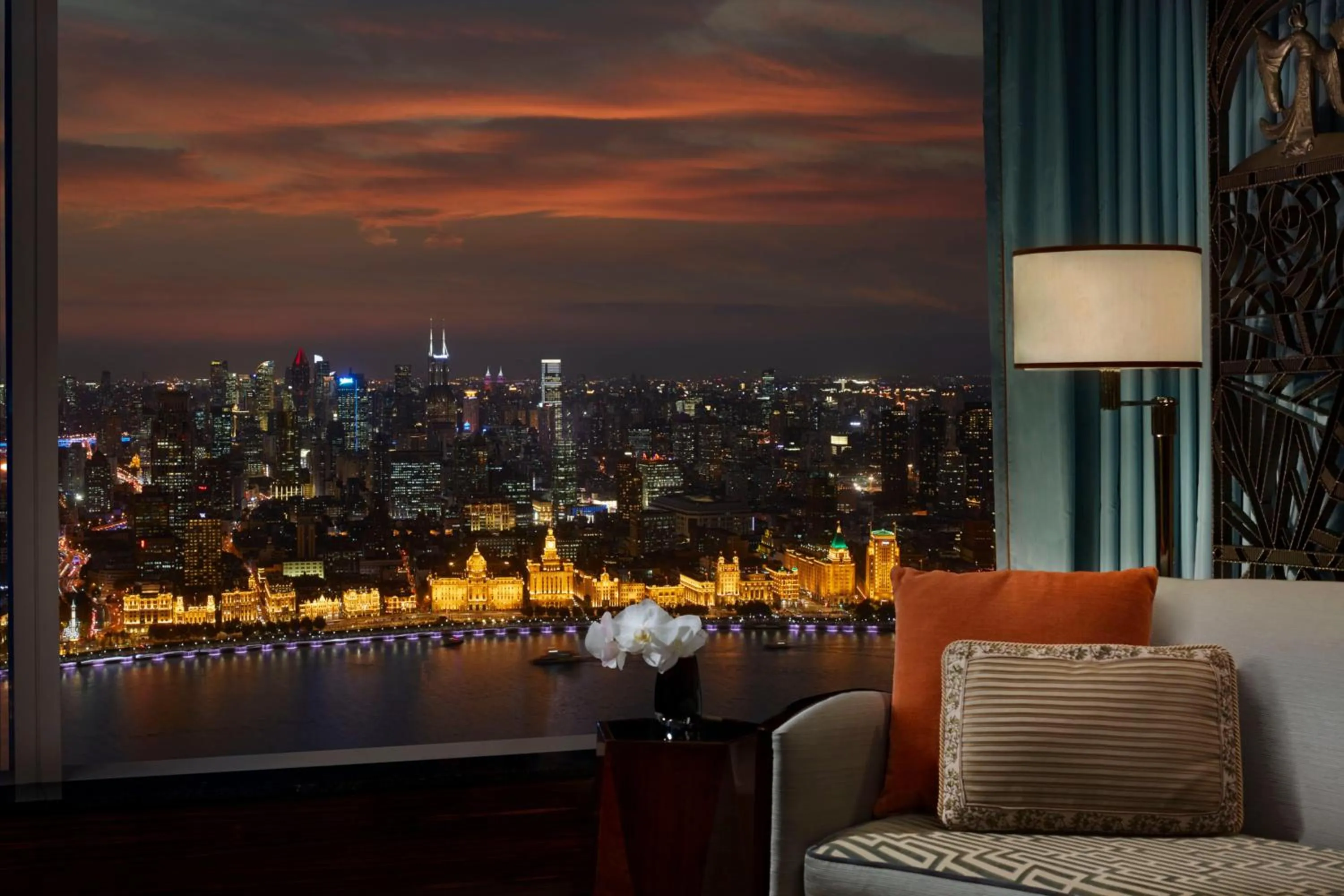 Night in The Ritz-Carlton Shanghai, Pudong