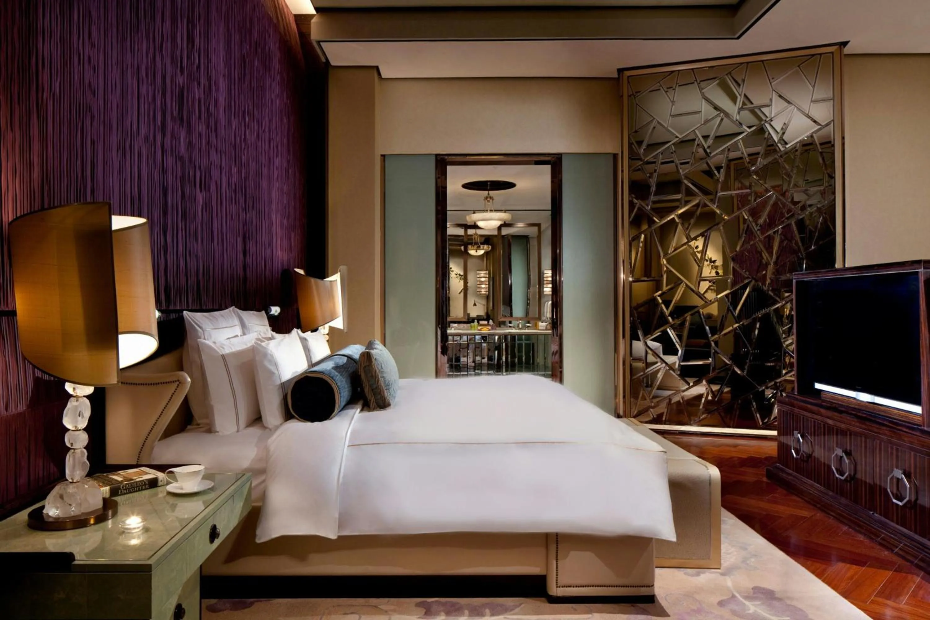 Bedroom, Bed in The Ritz-Carlton Shanghai, Pudong