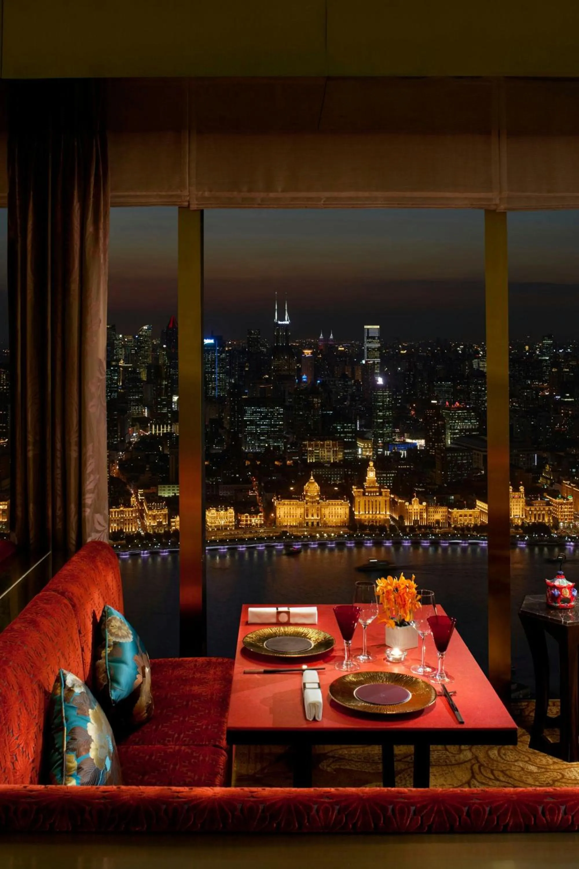 Restaurant/places to eat in The Ritz-Carlton Shanghai, Pudong