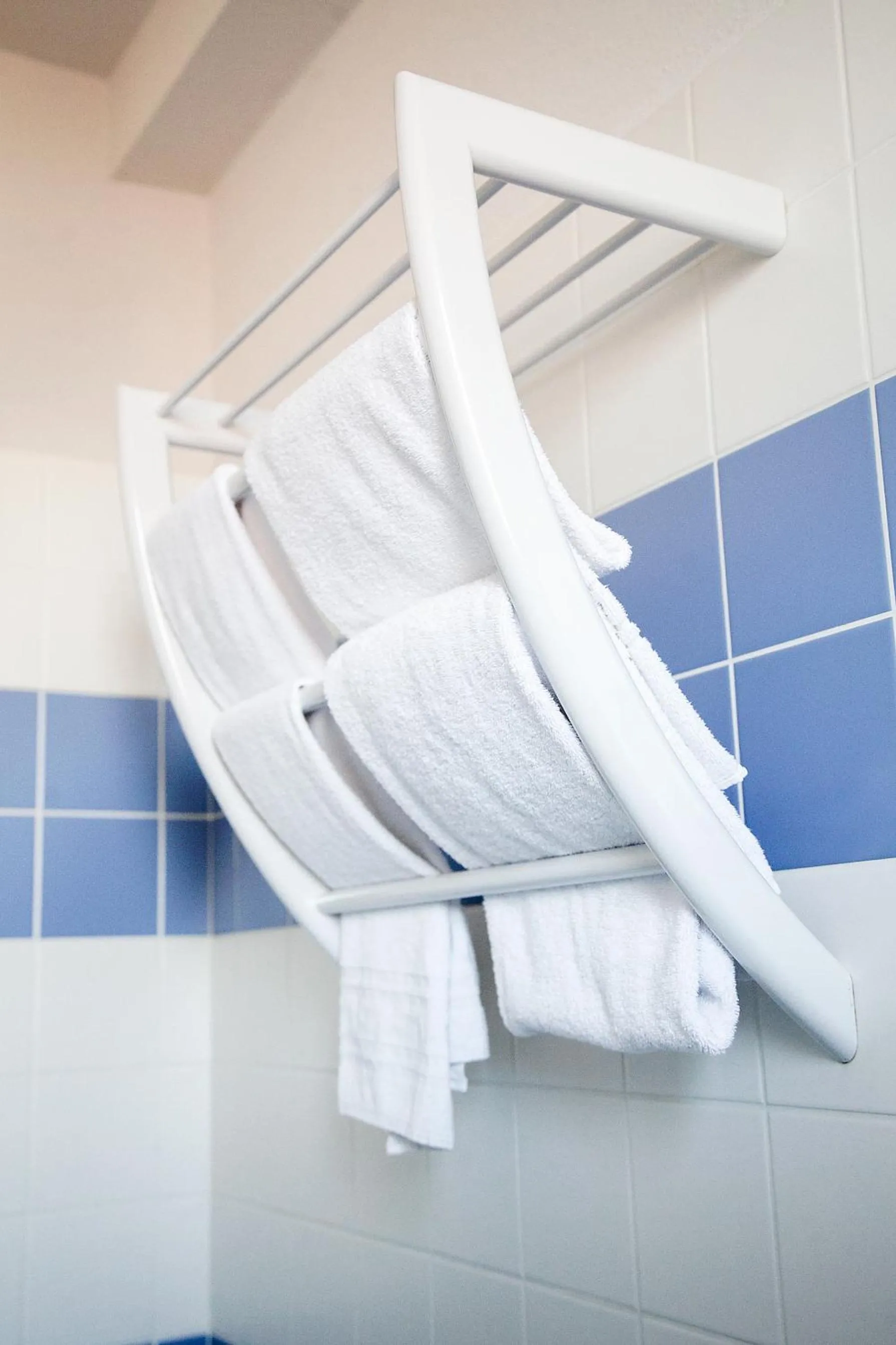 Bathroom in Logis Hôtel du Commerce
