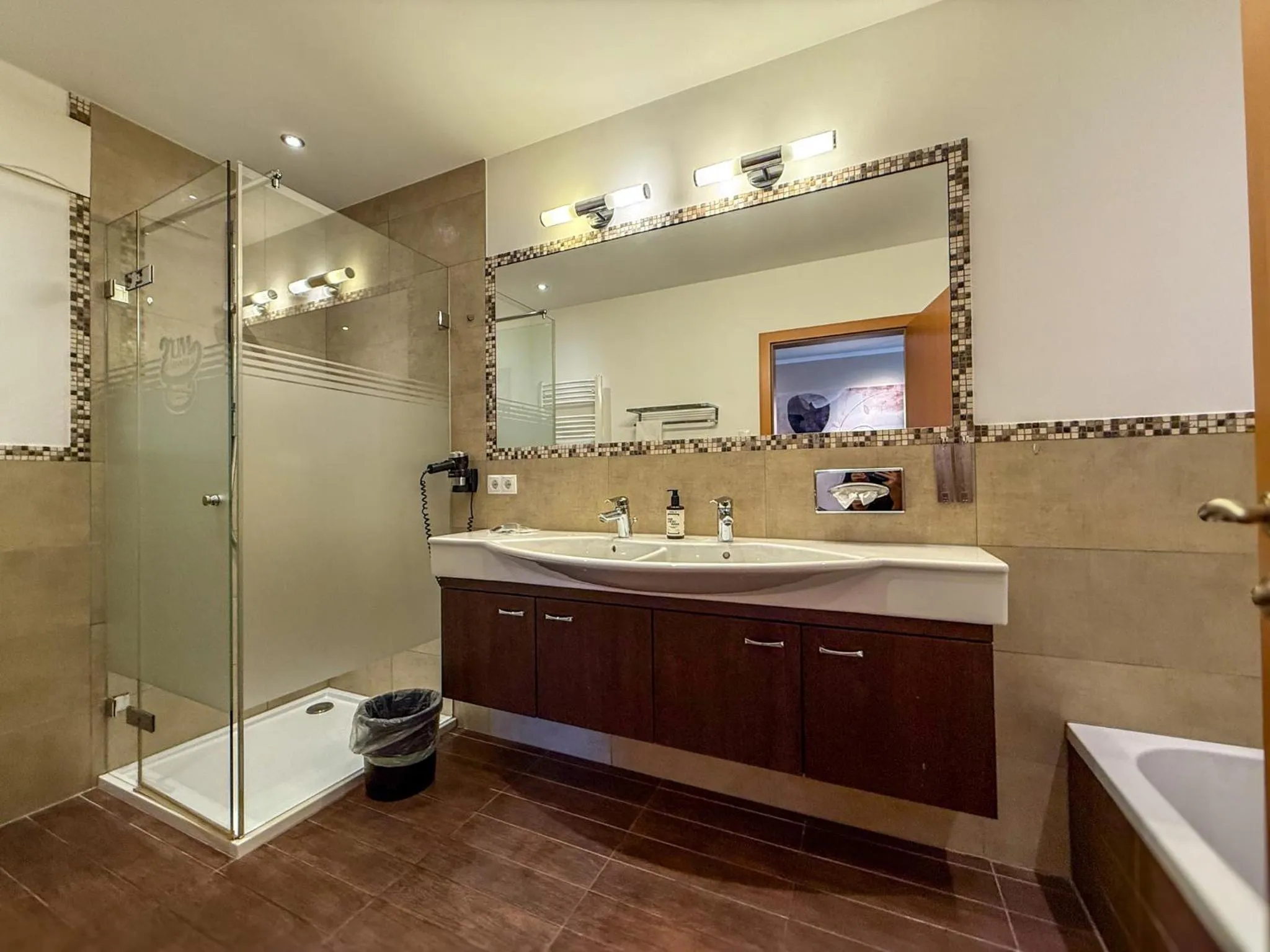 Shower in zum Senner Suites Zillertal