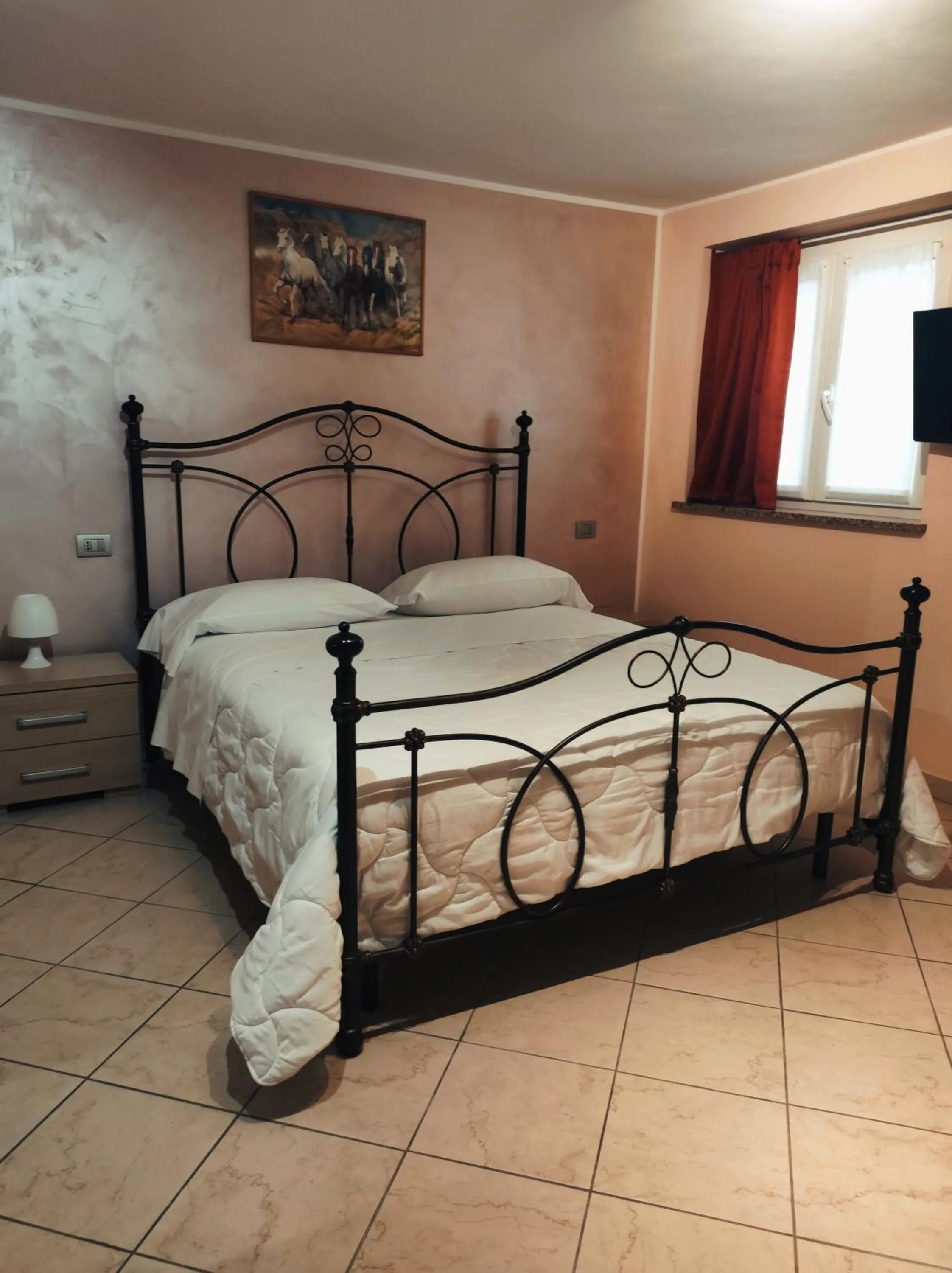Bed in Villa Ormeni