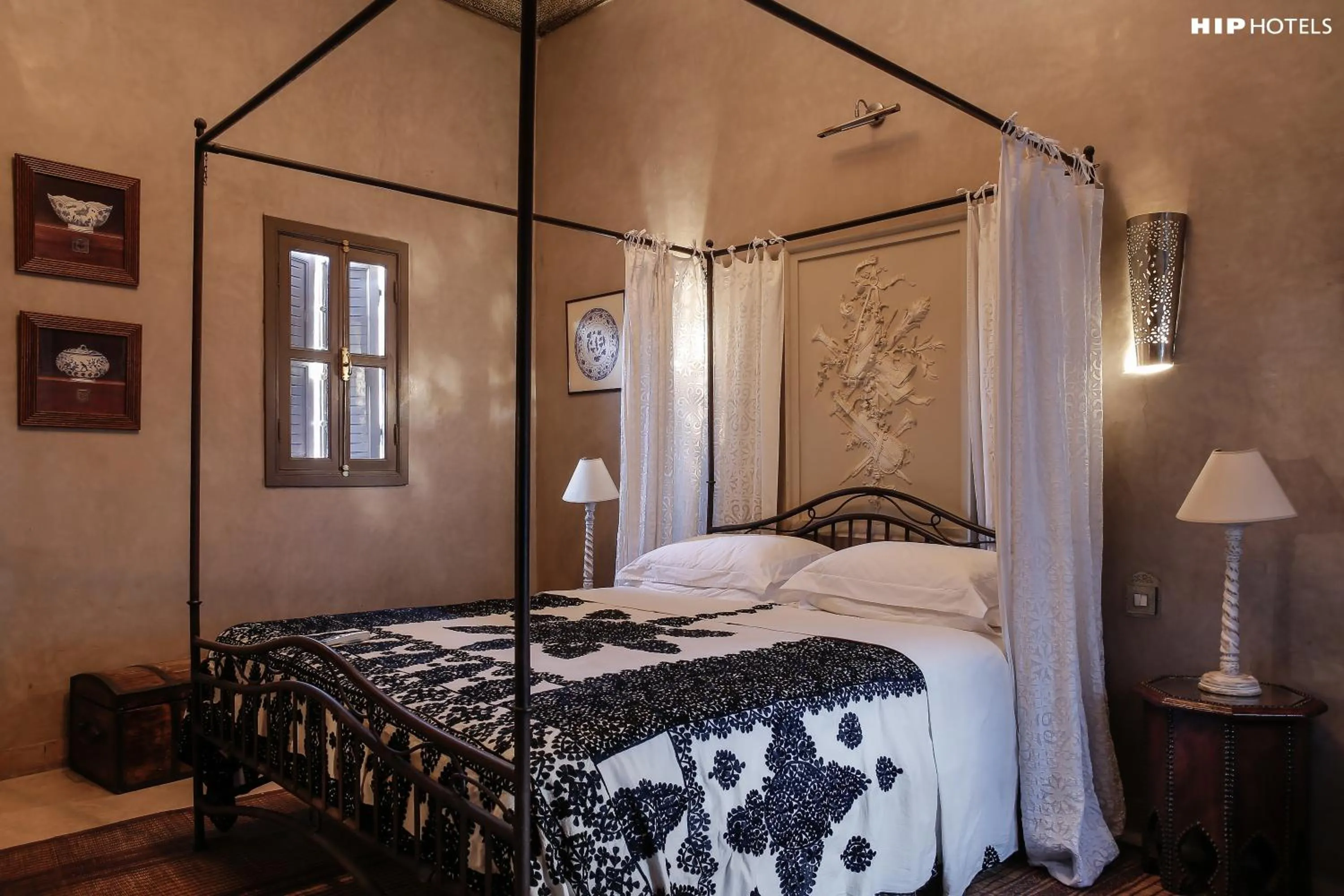 Bed in Riad Noir d'Ivoire