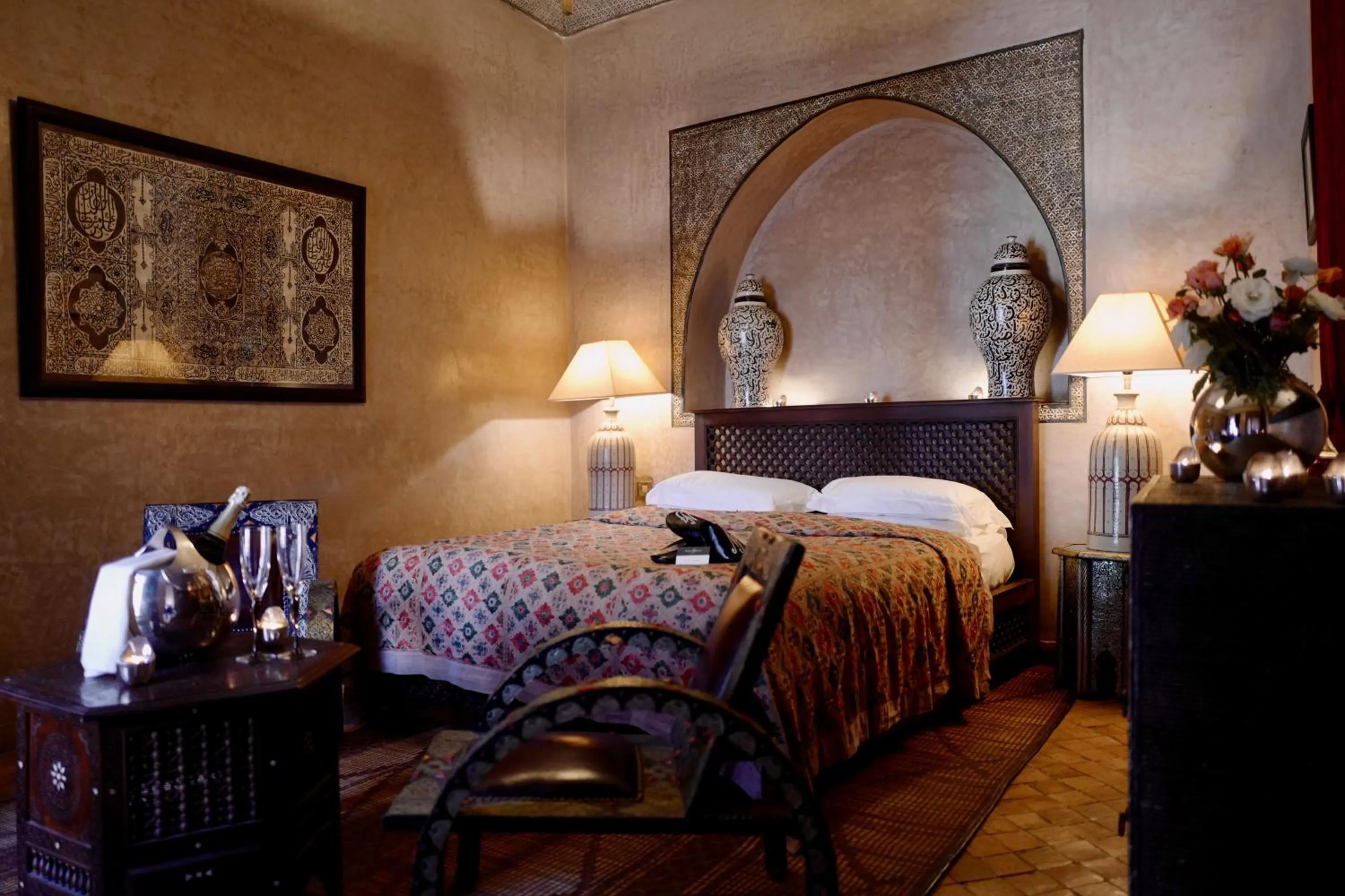 Photo of the whole room, Bed in Riad Noir d'Ivoire