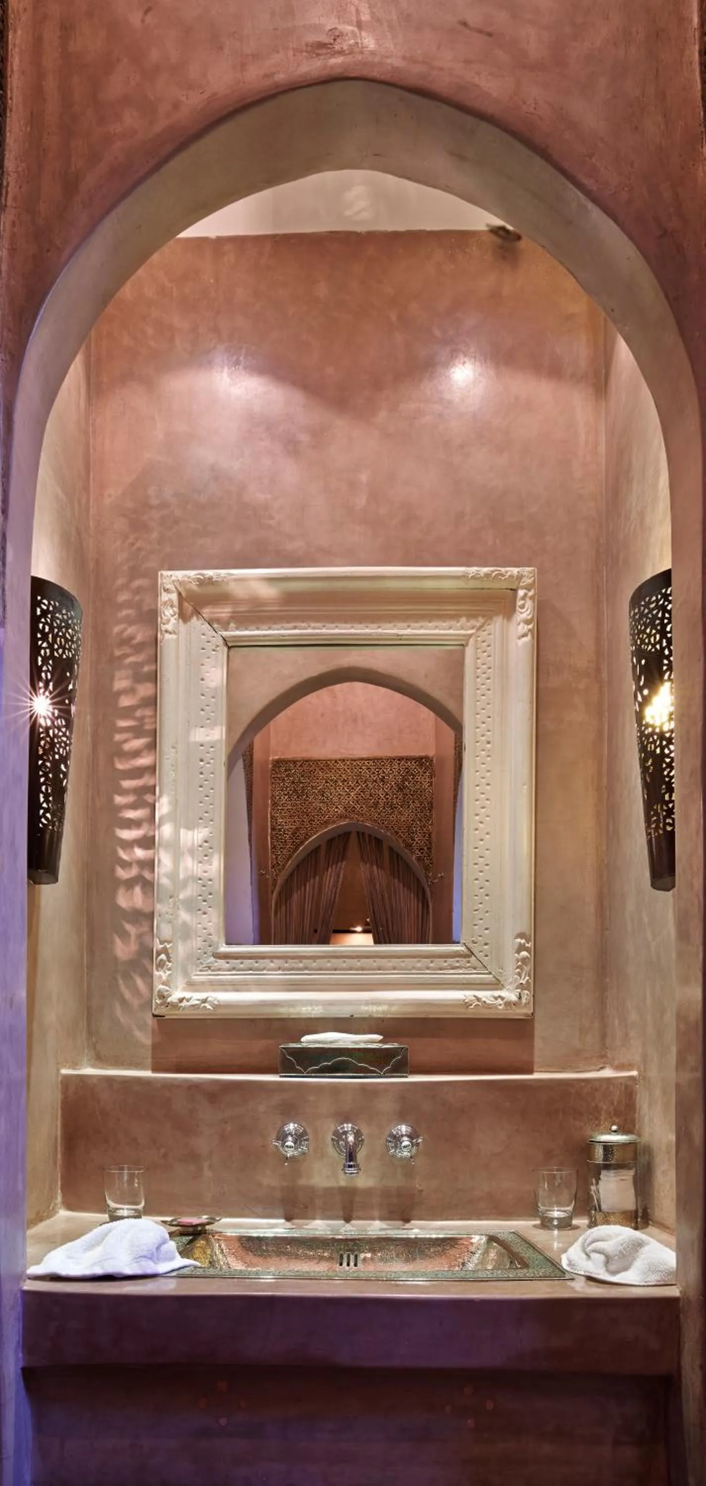 Bathroom in Riad Noir d'Ivoire