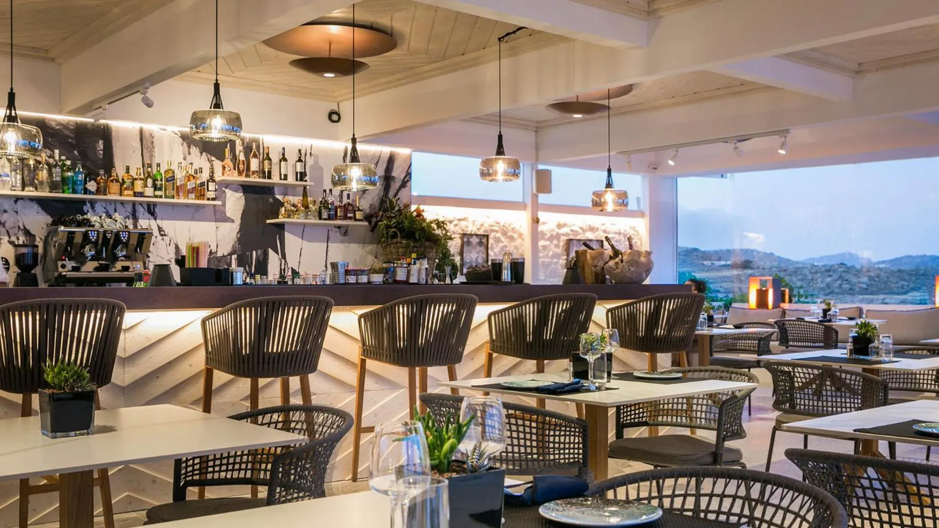 Restaurant/places to eat in LYO Boutique Hotel