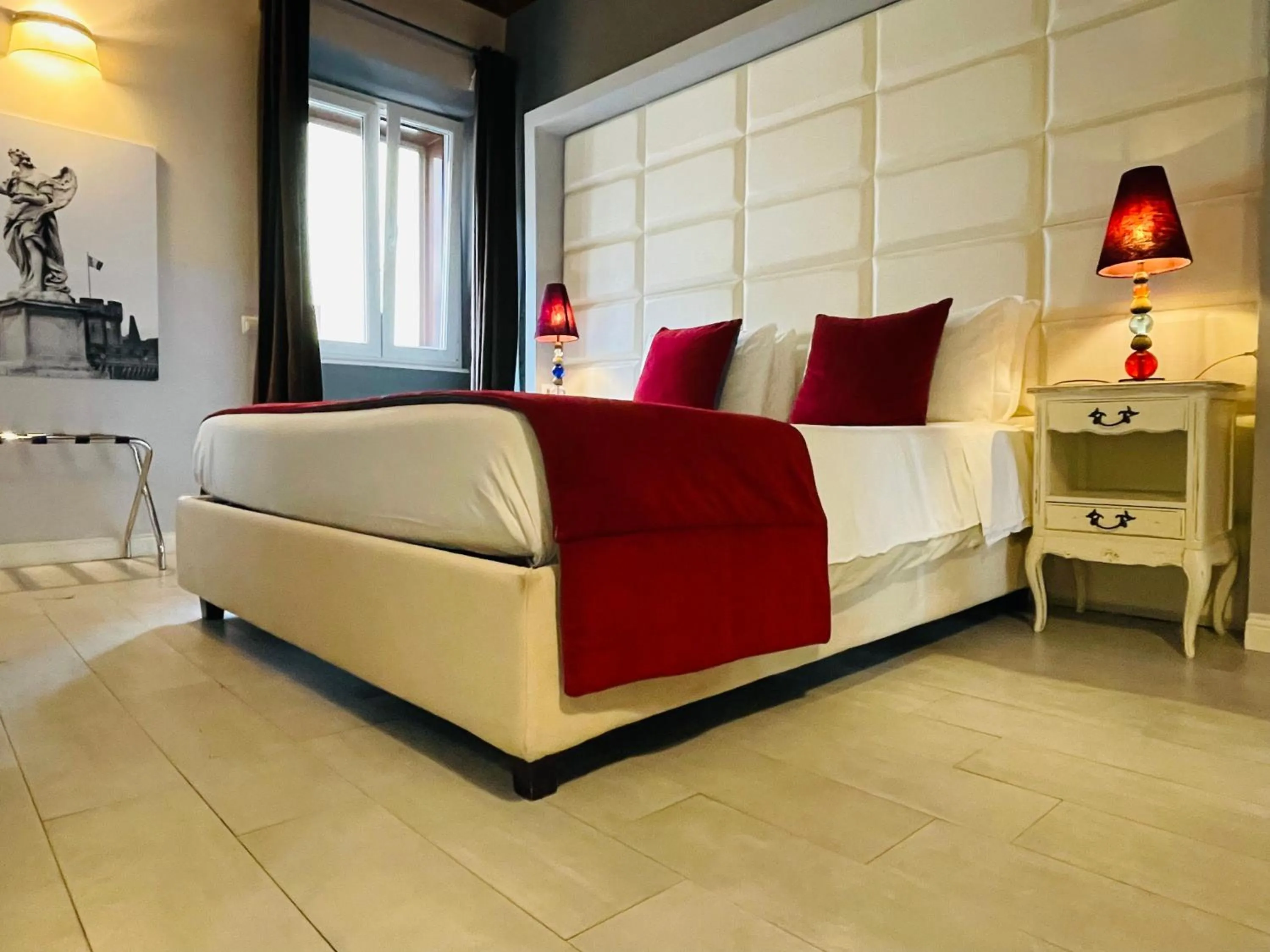 Bed in Town House Spagna- luxury Rooms with Jacuzzi Bath
