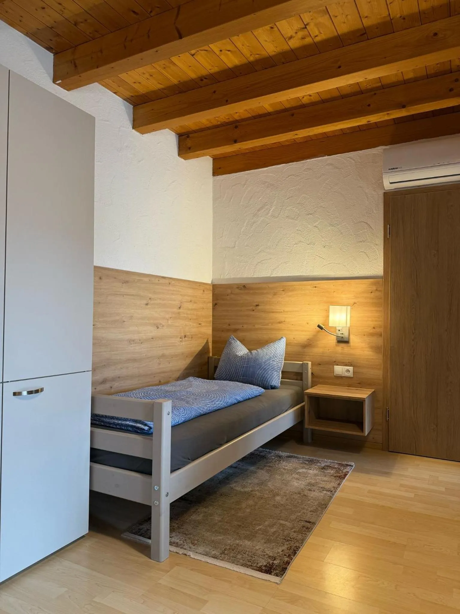 Bed in Gästehaus Rana