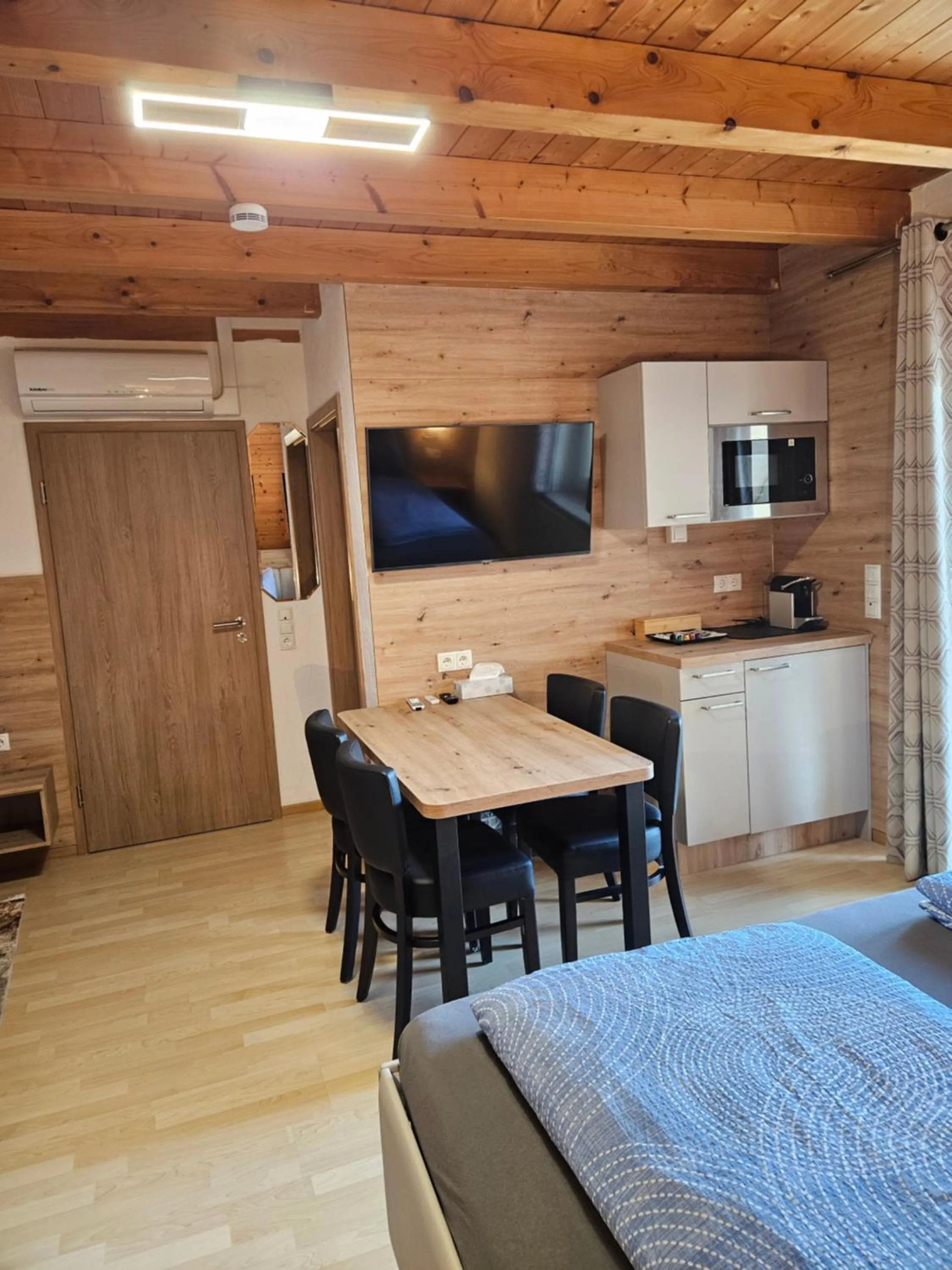 TV and multimedia in Gästehaus Rana