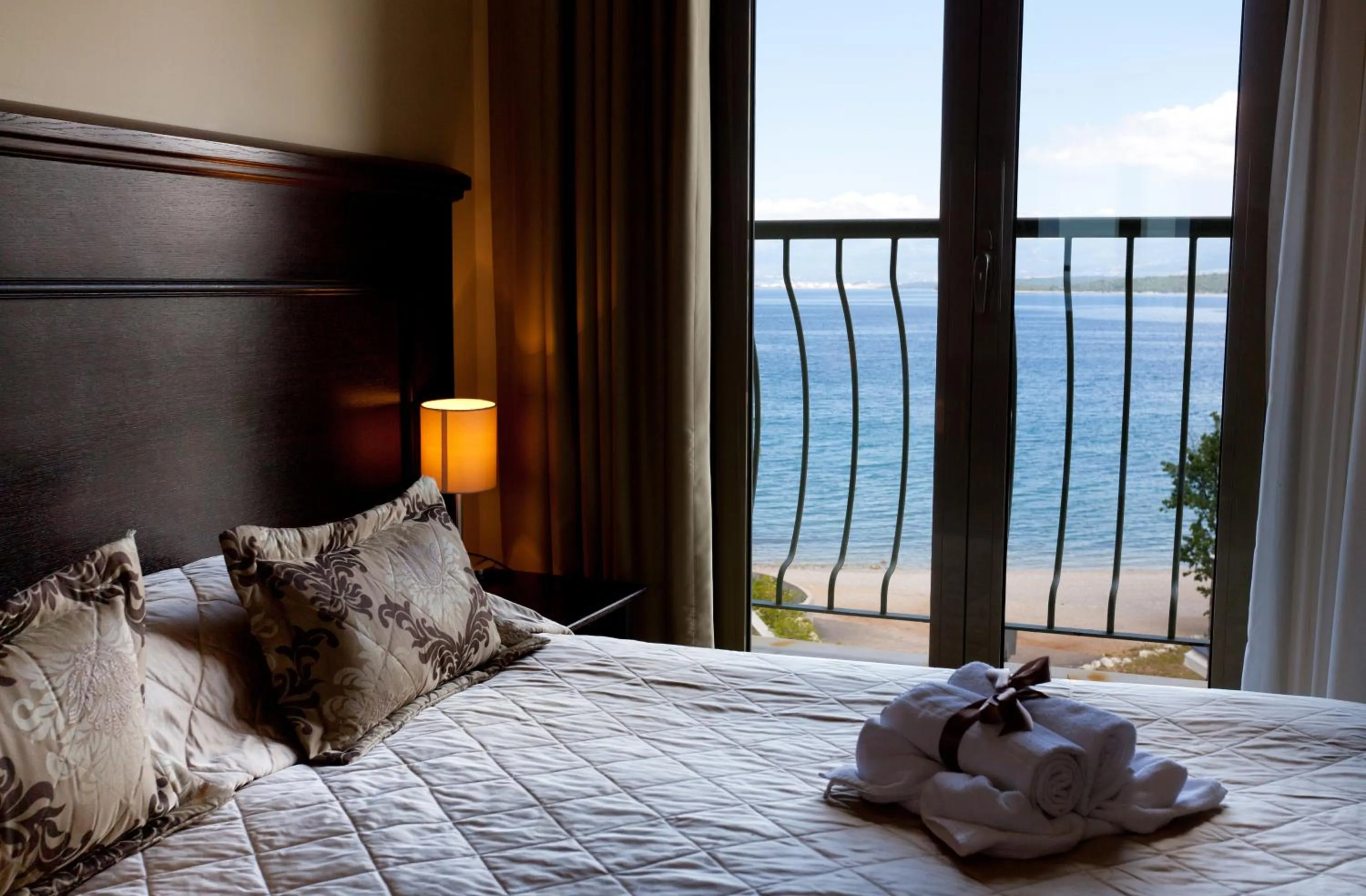 Bed in Blue Waves Resort