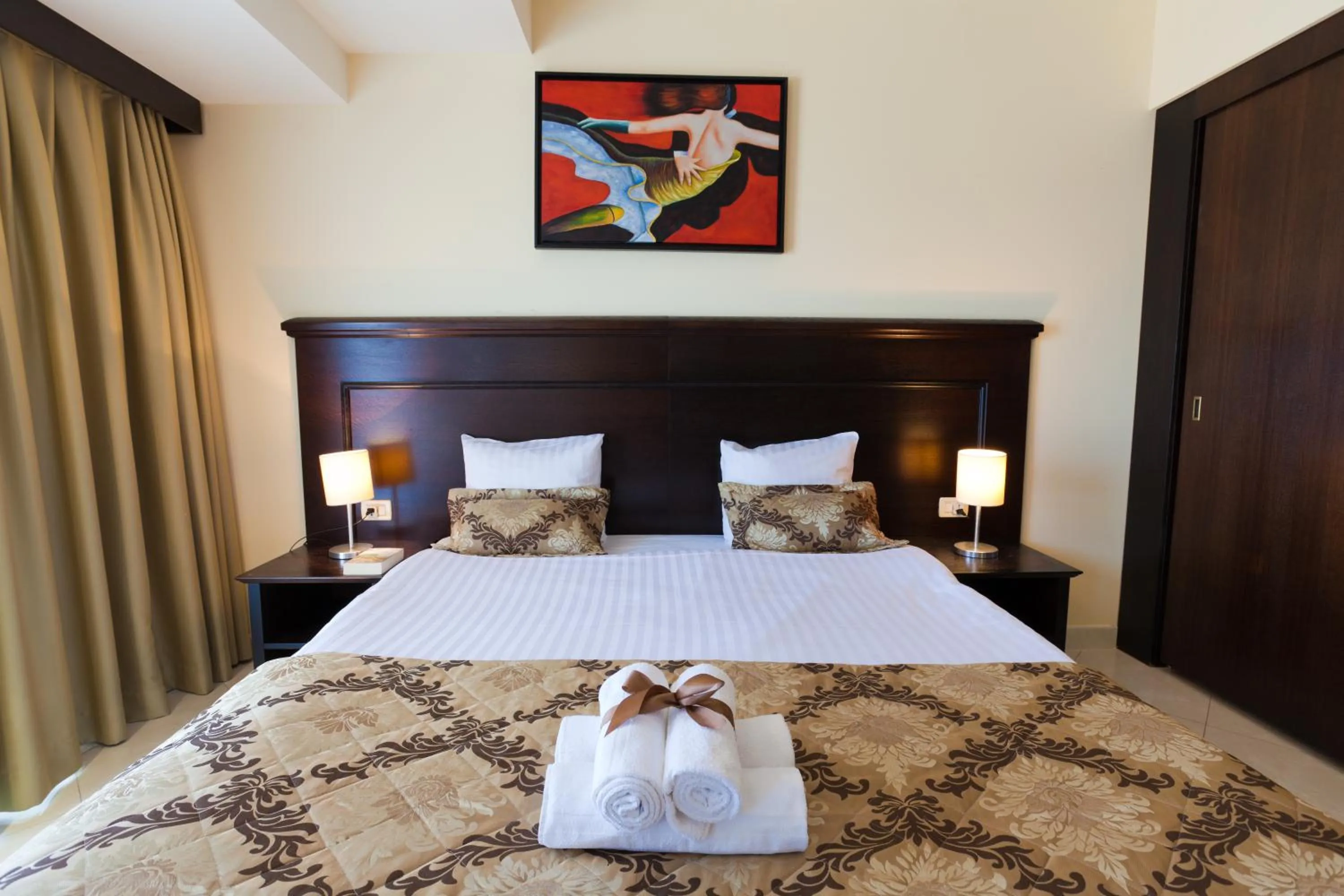 Bed in Blue Waves Resort