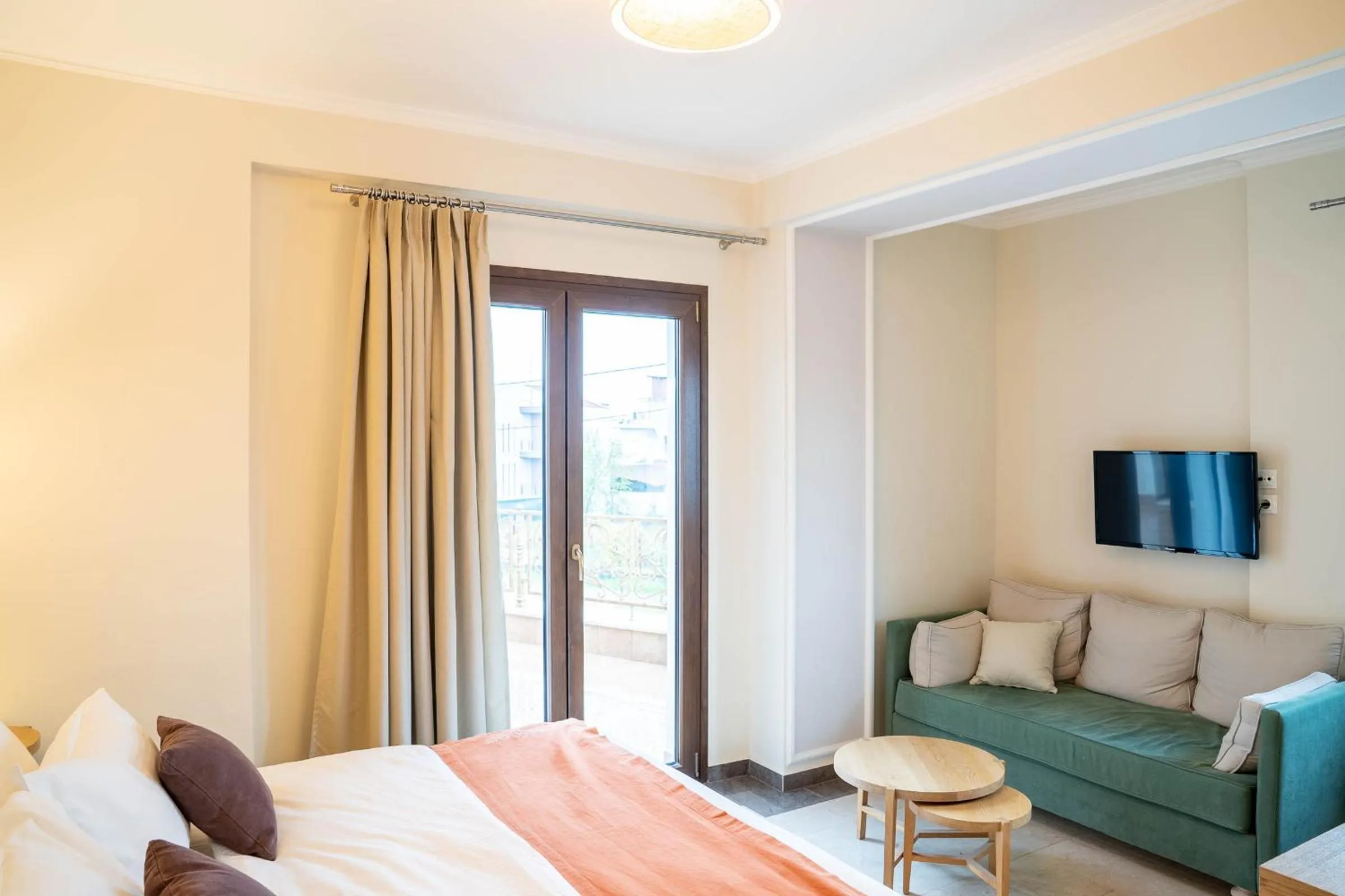 Living room, Bed in Olympus Terra Boutique Hotel