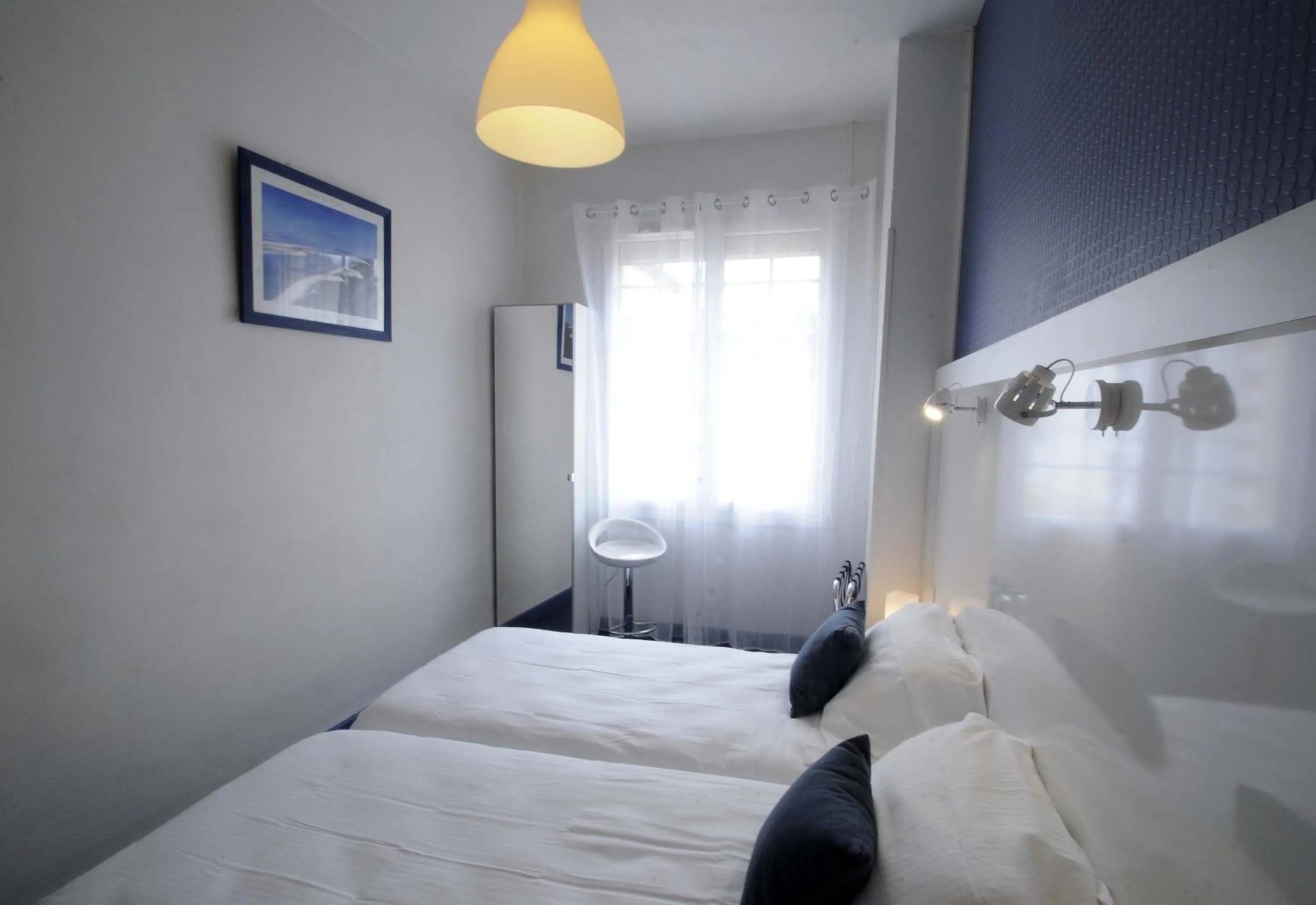 Photo of the whole room, Bed in La Pergola d'Arcachon