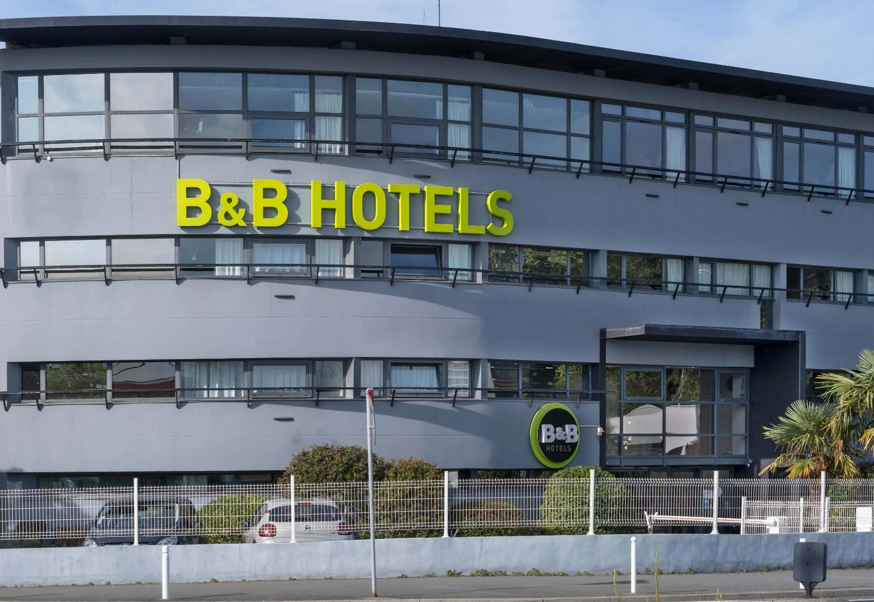 Property building in B&B HOTEL La Rochelle Centre Les Minimes