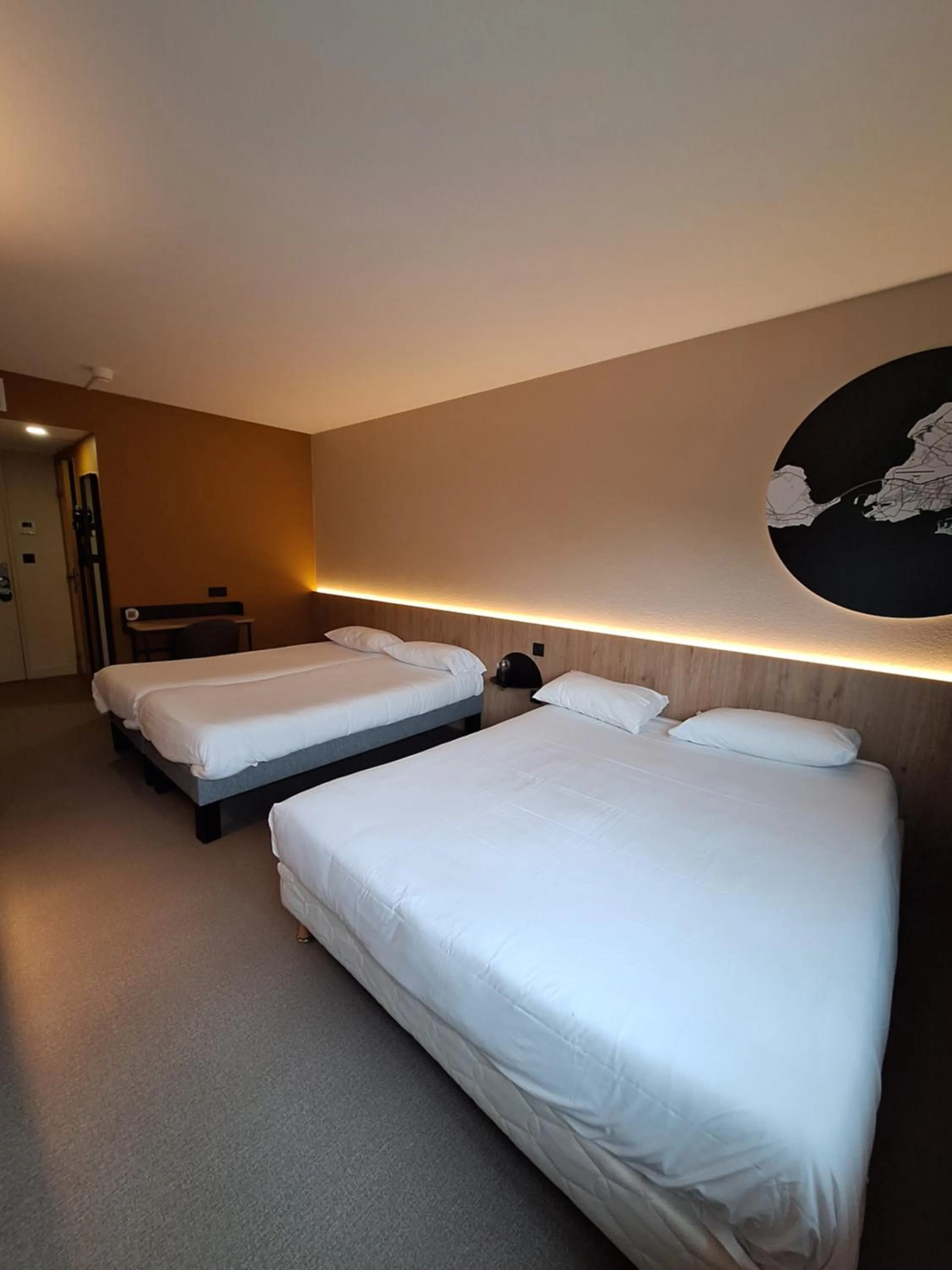 Bedroom, Bed in B&B HOTEL La Rochelle Centre Les Minimes