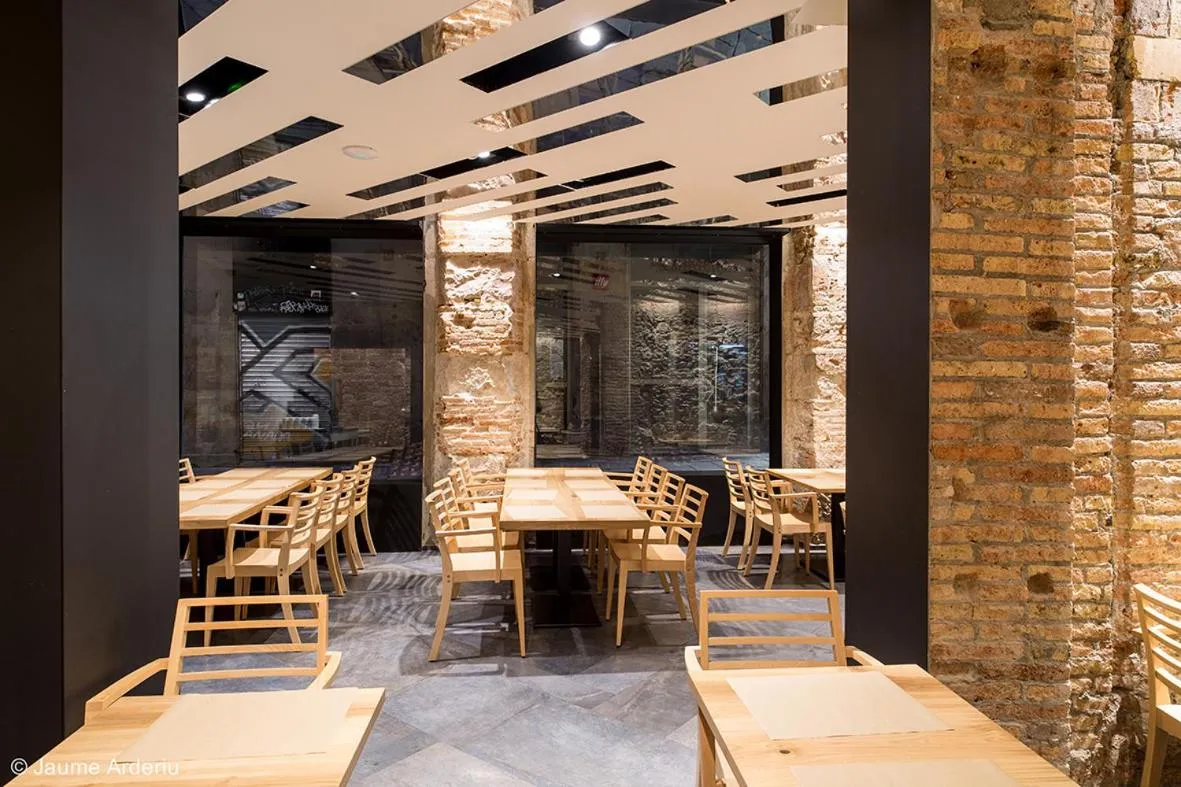 Restaurant/places to eat in Barcelona House