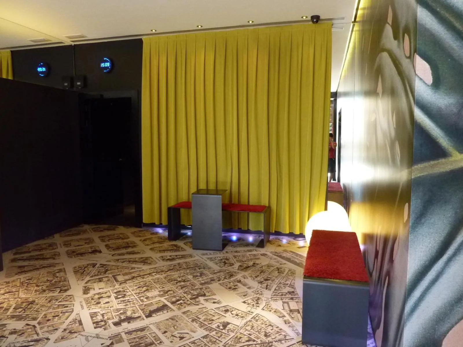 Lounge or bar, Bed in Barcelona House