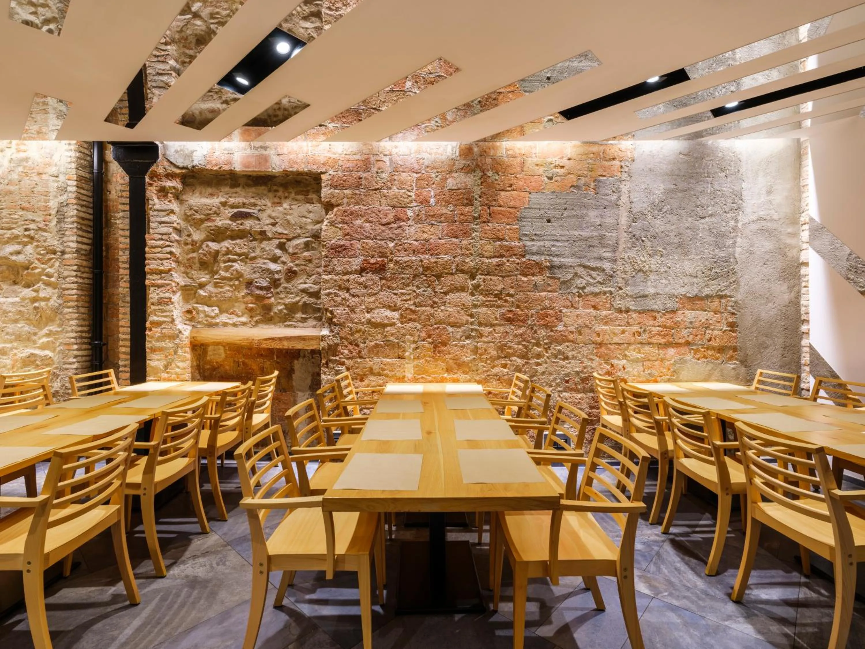 Restaurant/places to eat in Barcelona House