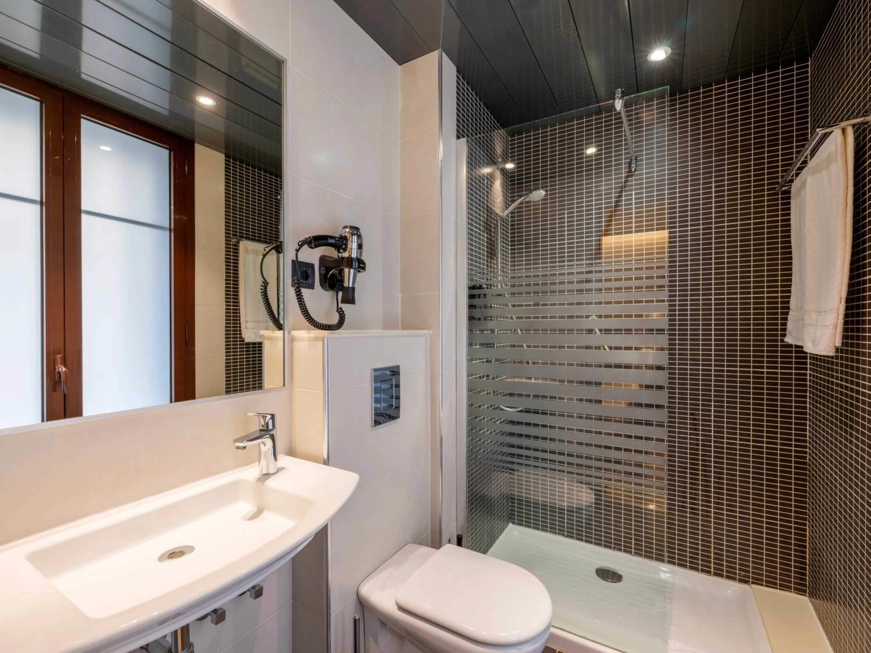 Shower in Barcelona House