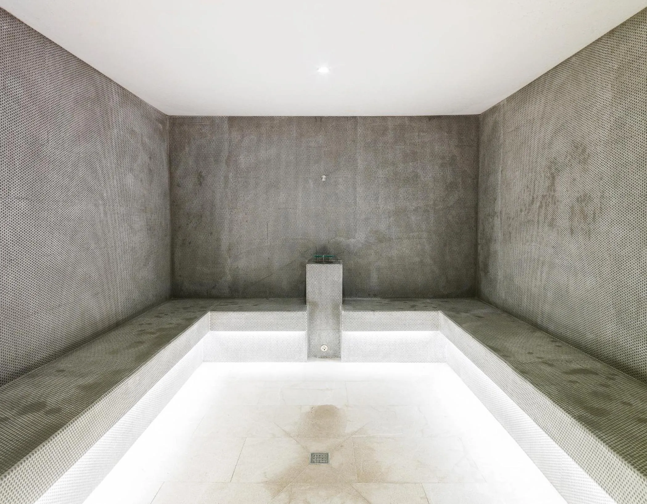 Steam room in Club del Sol Aparthotel