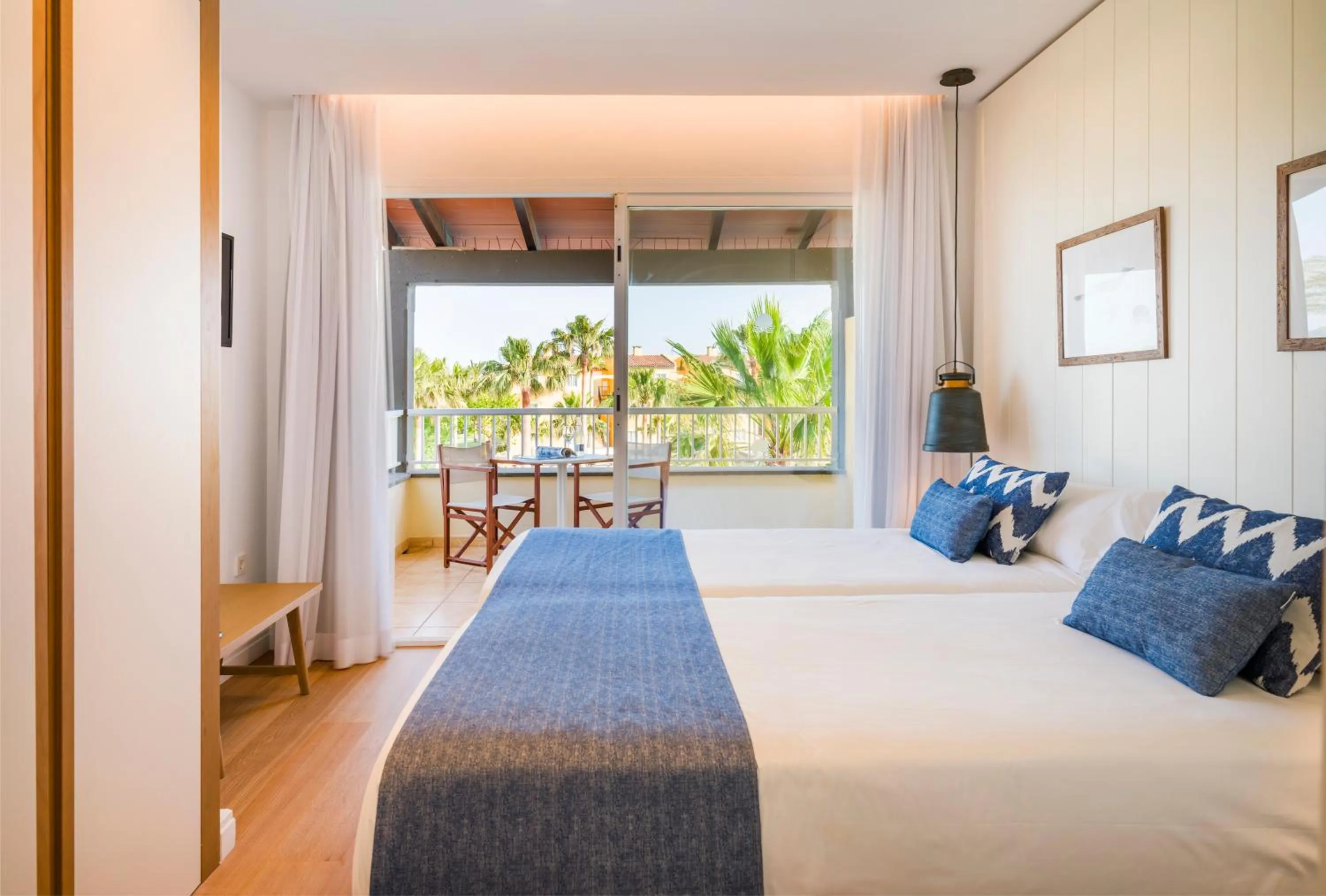 Bed in Club del Sol Aparthotel